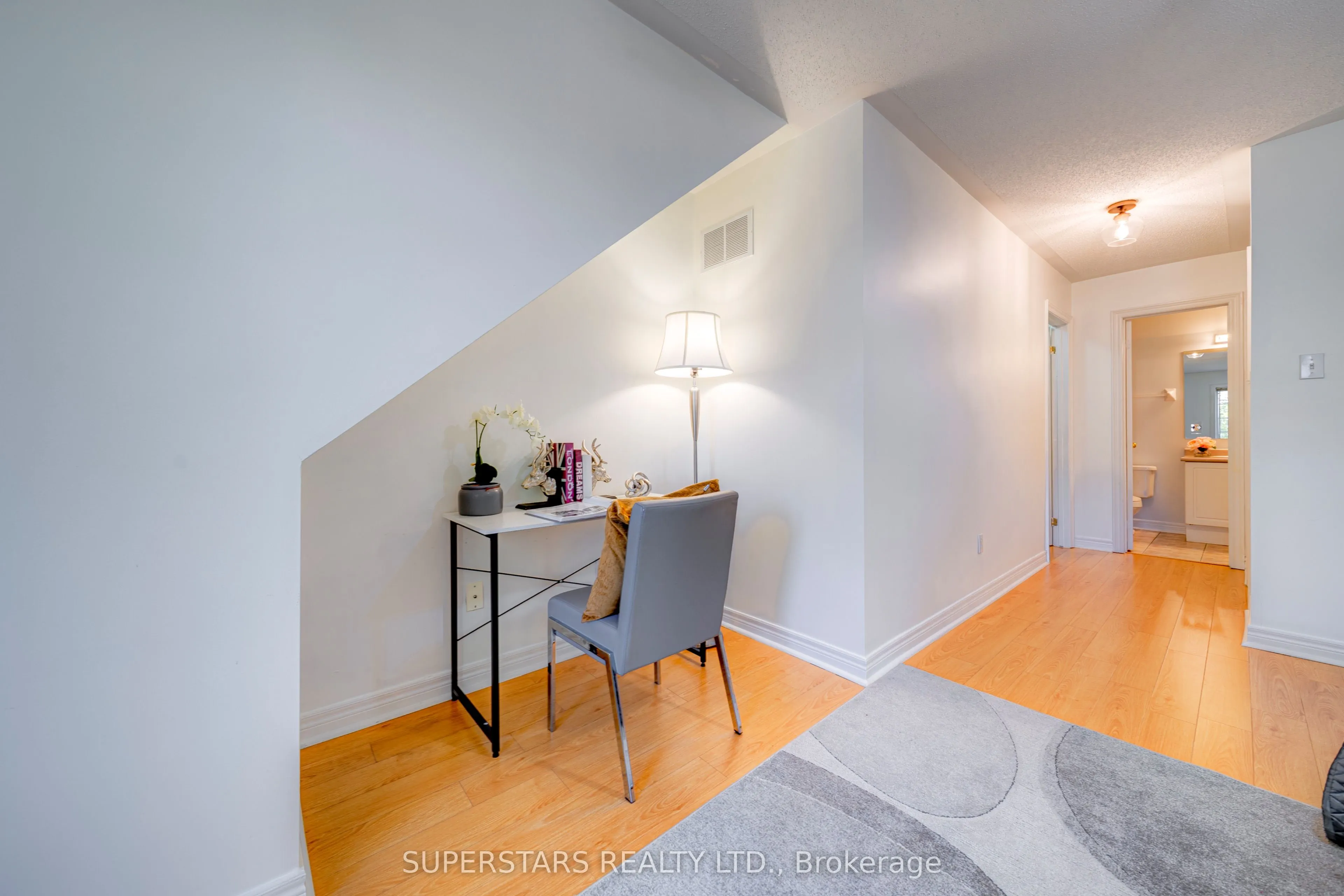 23 Observatory Lane #26