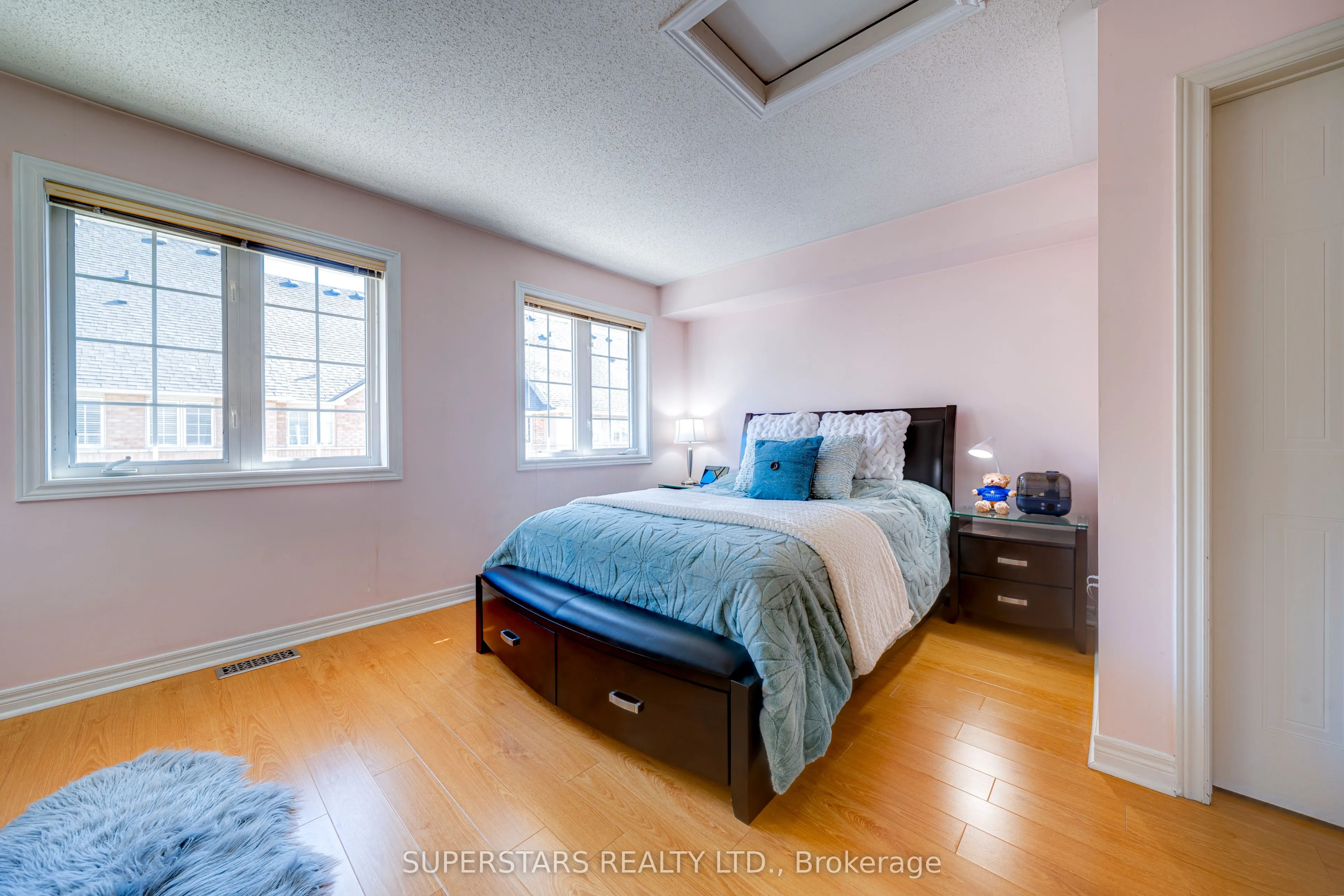 23 Observatory Lane #26