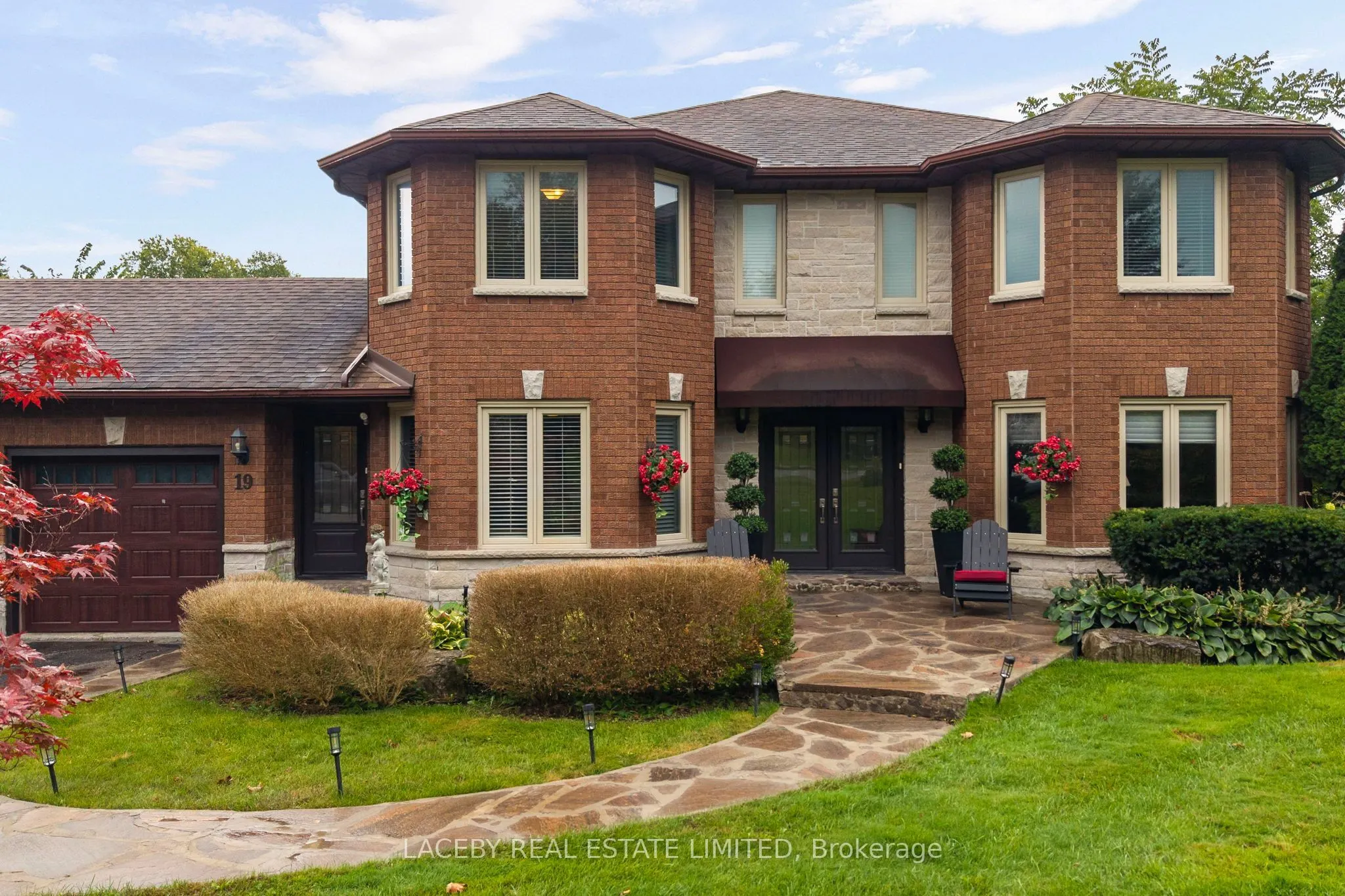 19 Grandview Crescent