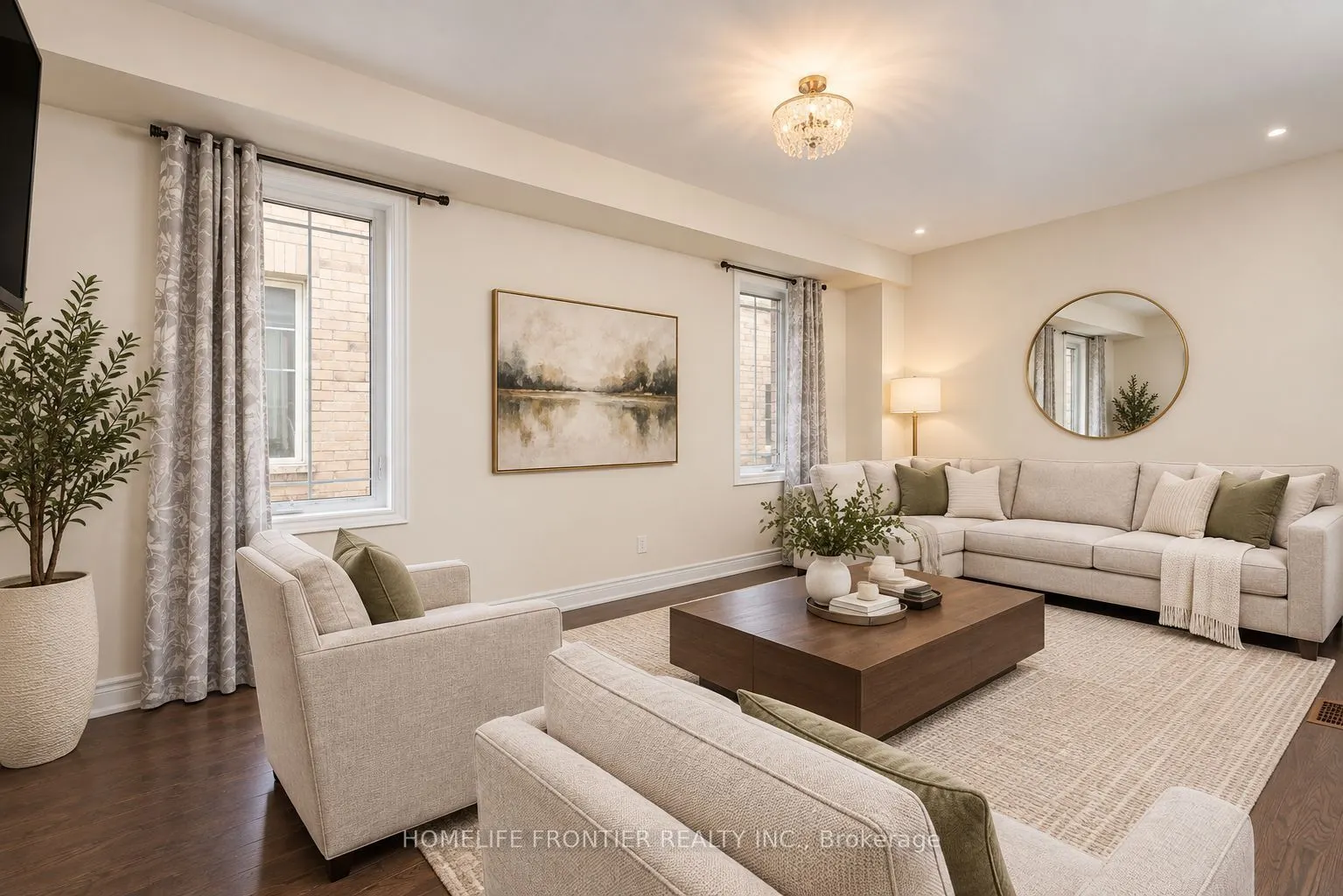 135 Ross Vennare Crescent