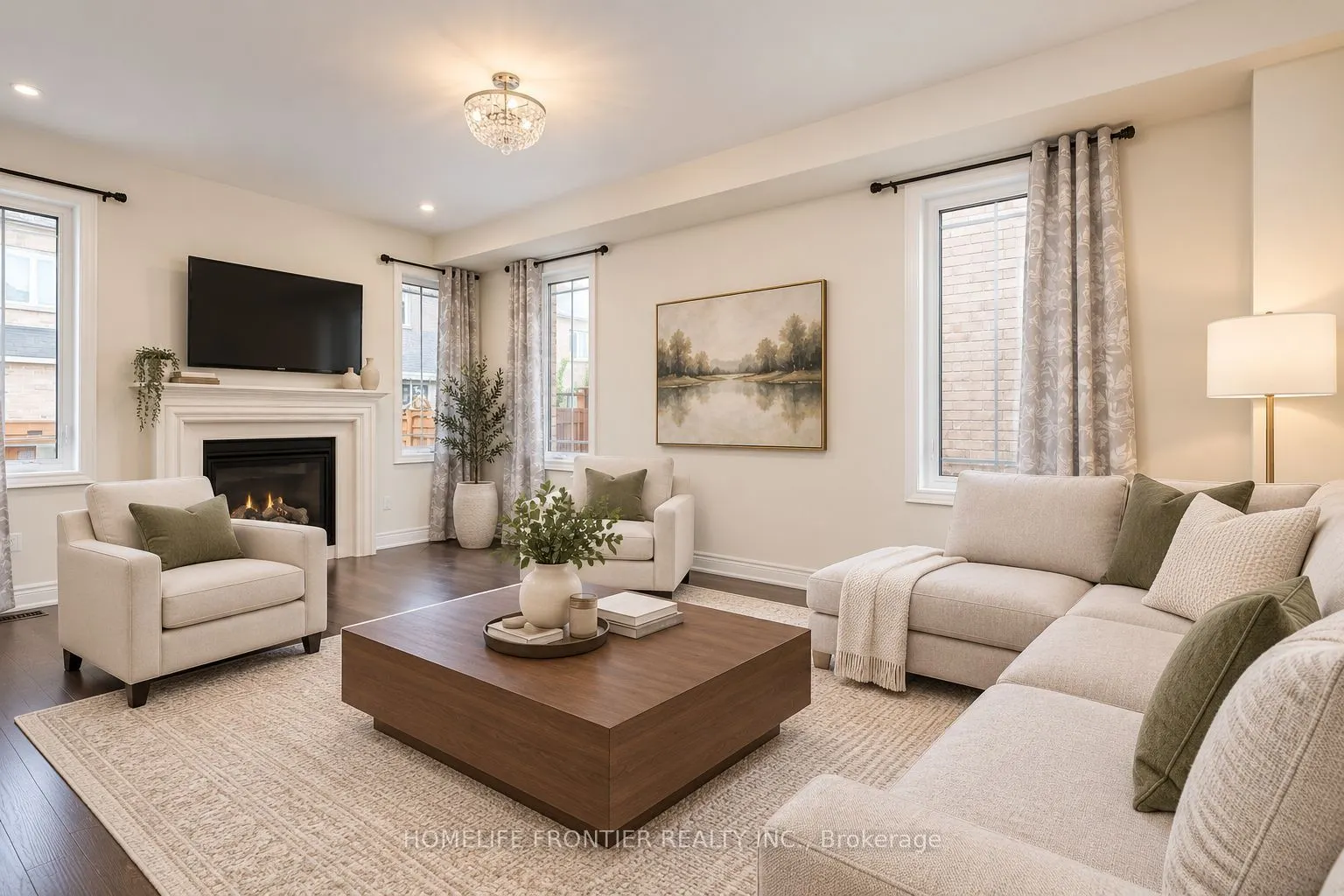 135 Ross Vennare Crescent