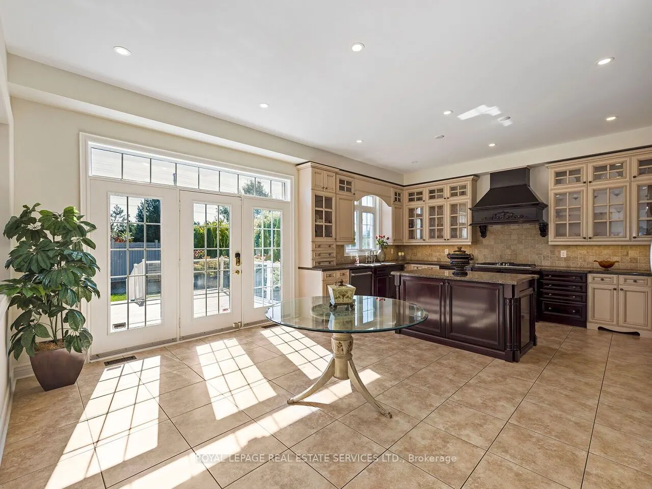11 Beauvista Court