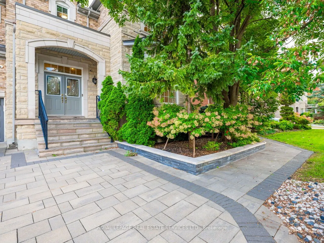 11 Beauvista Court
