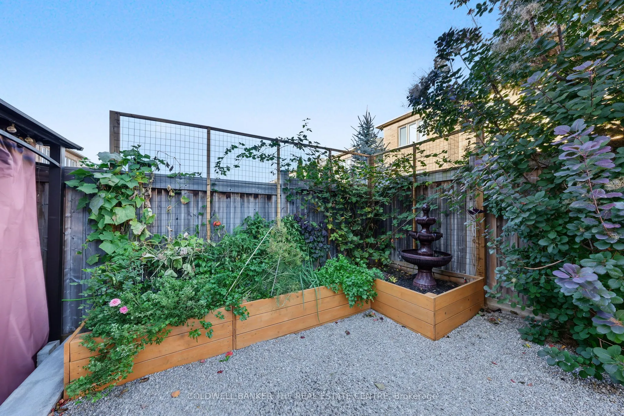 705 Yarfield Crescent