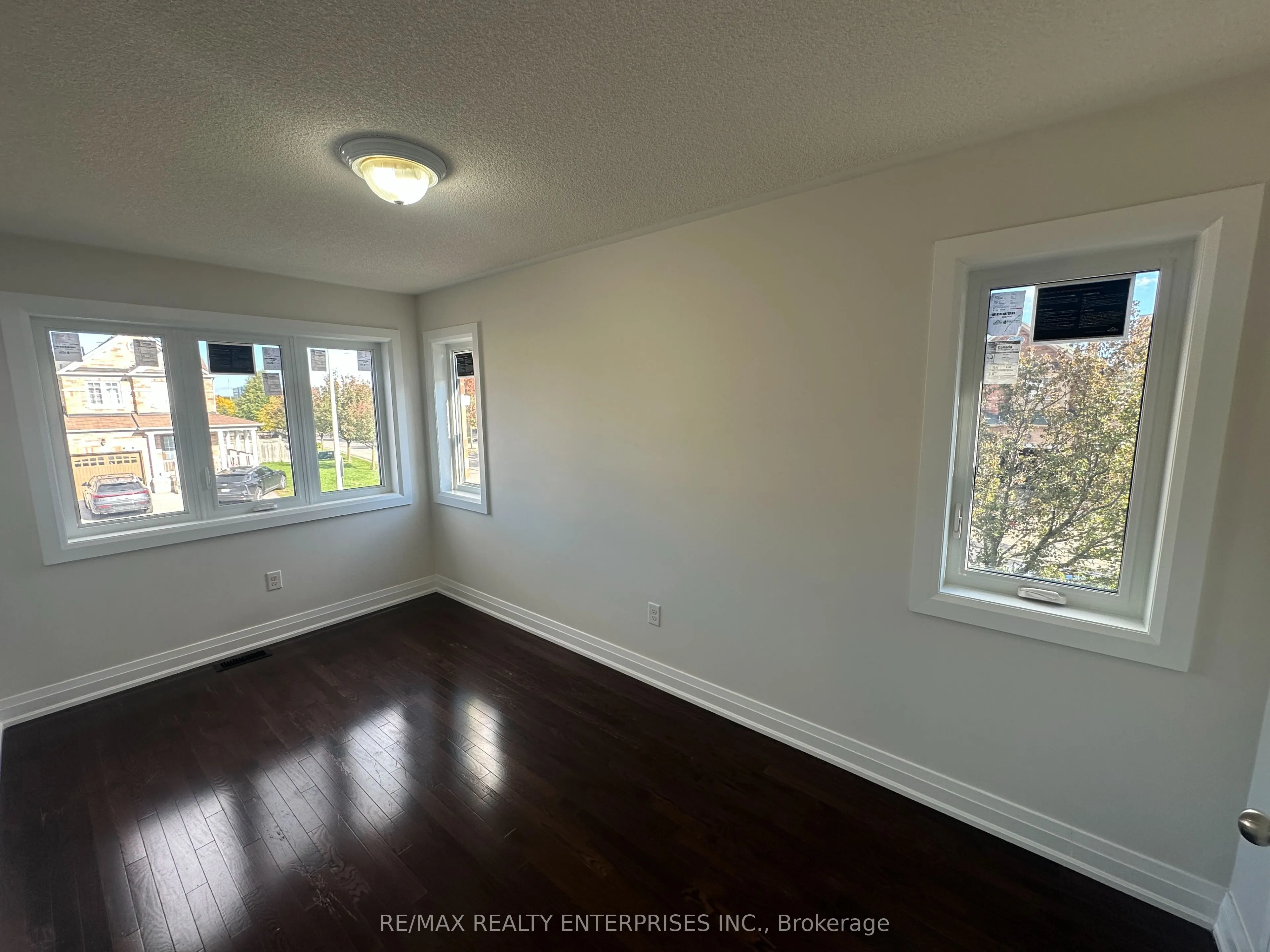 2 Summit Drive