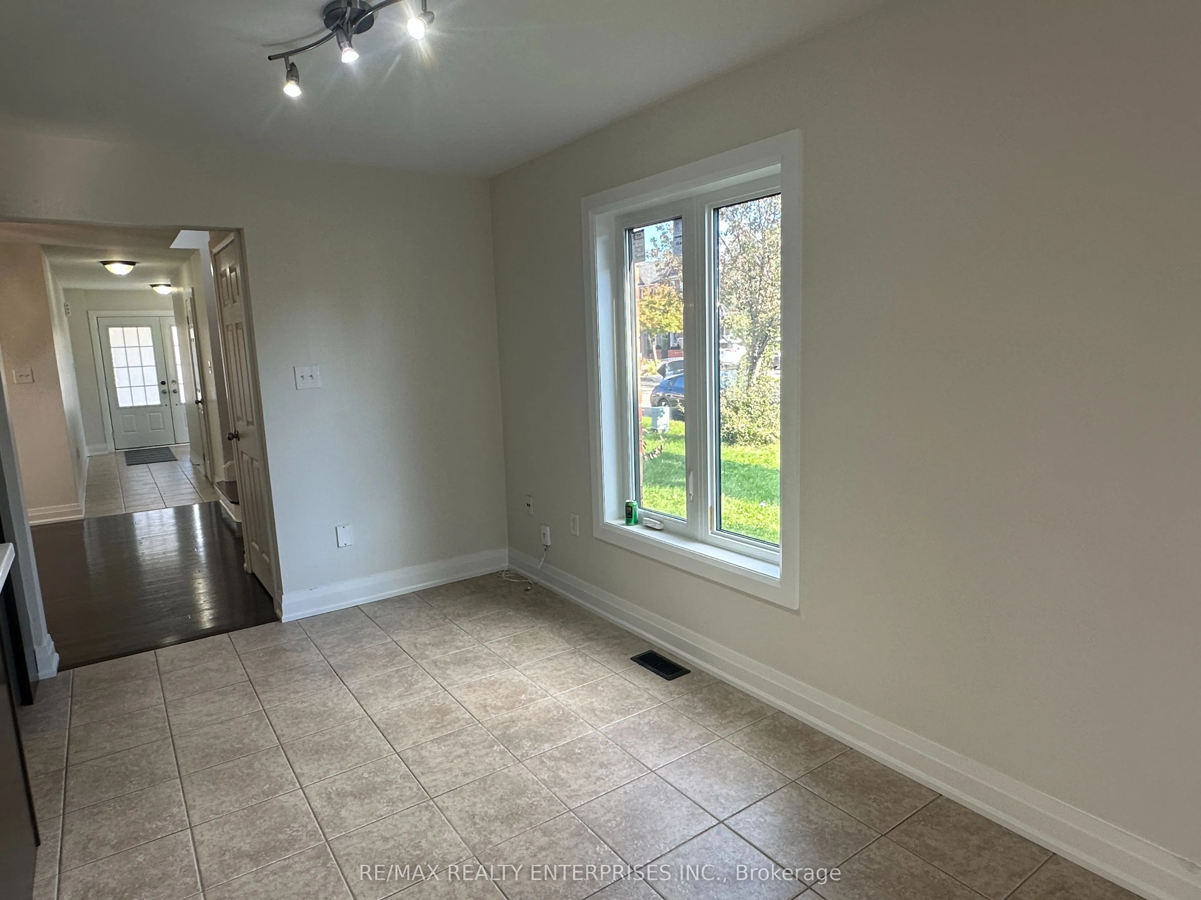 2 Summit Drive