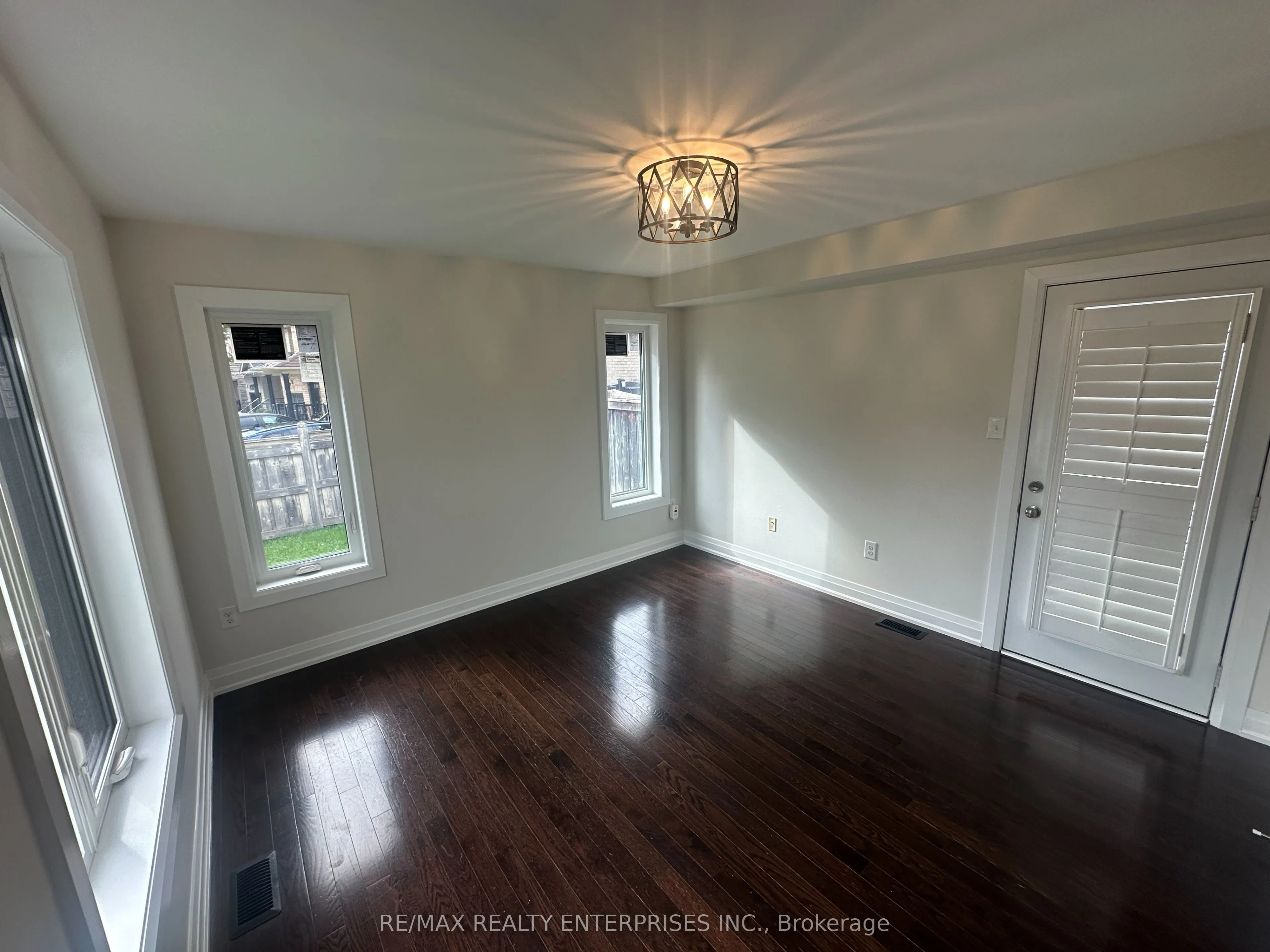 2 Summit Drive