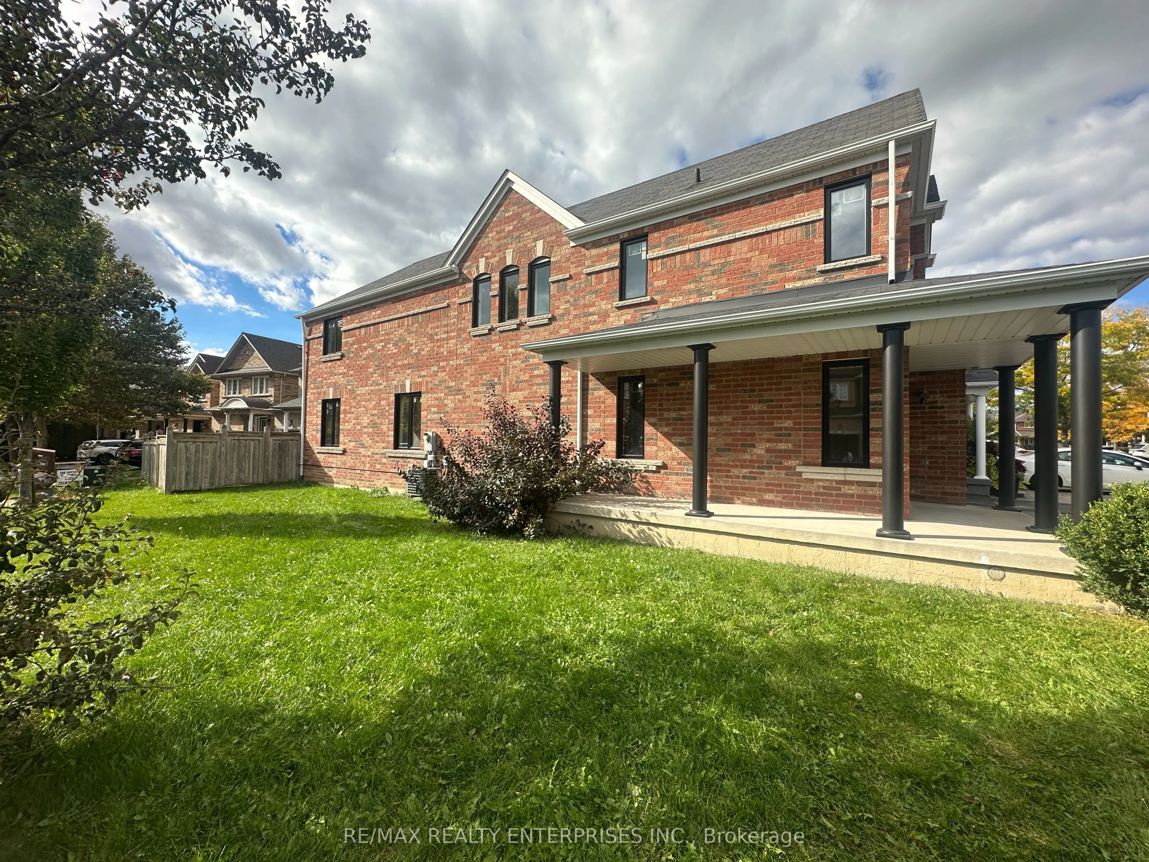 2 Summit Drive