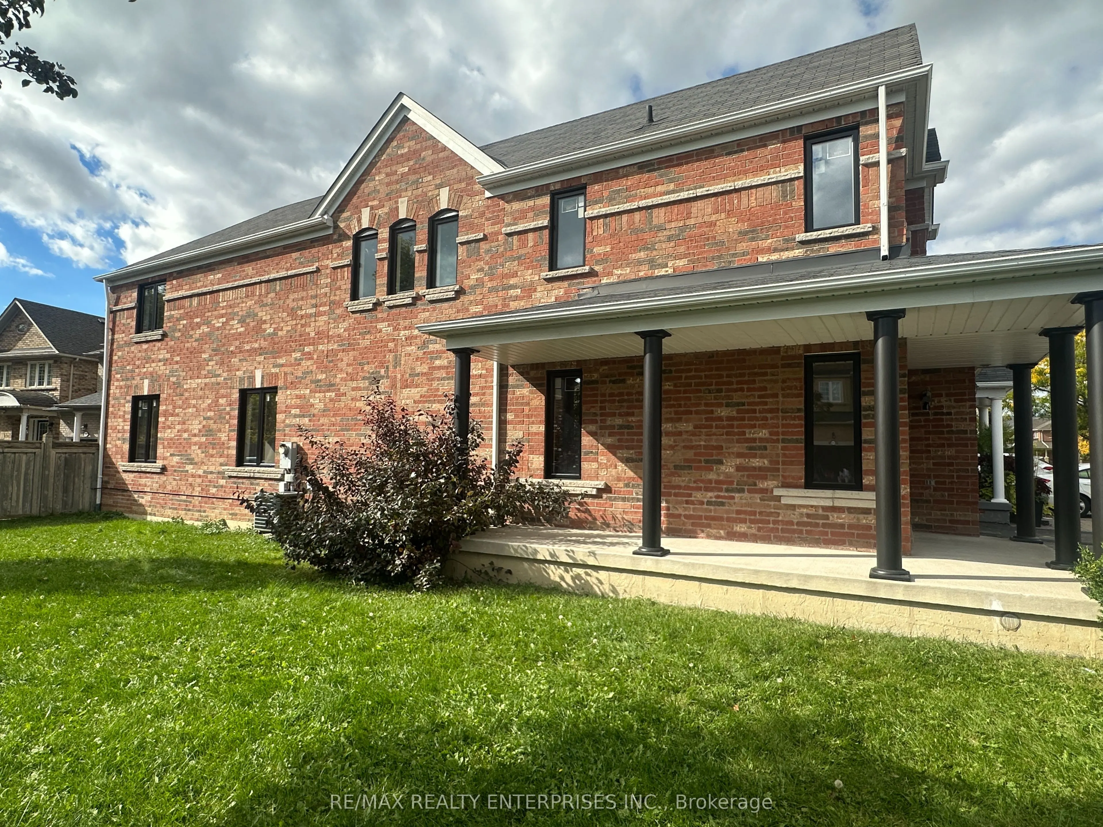 2 Summit Drive