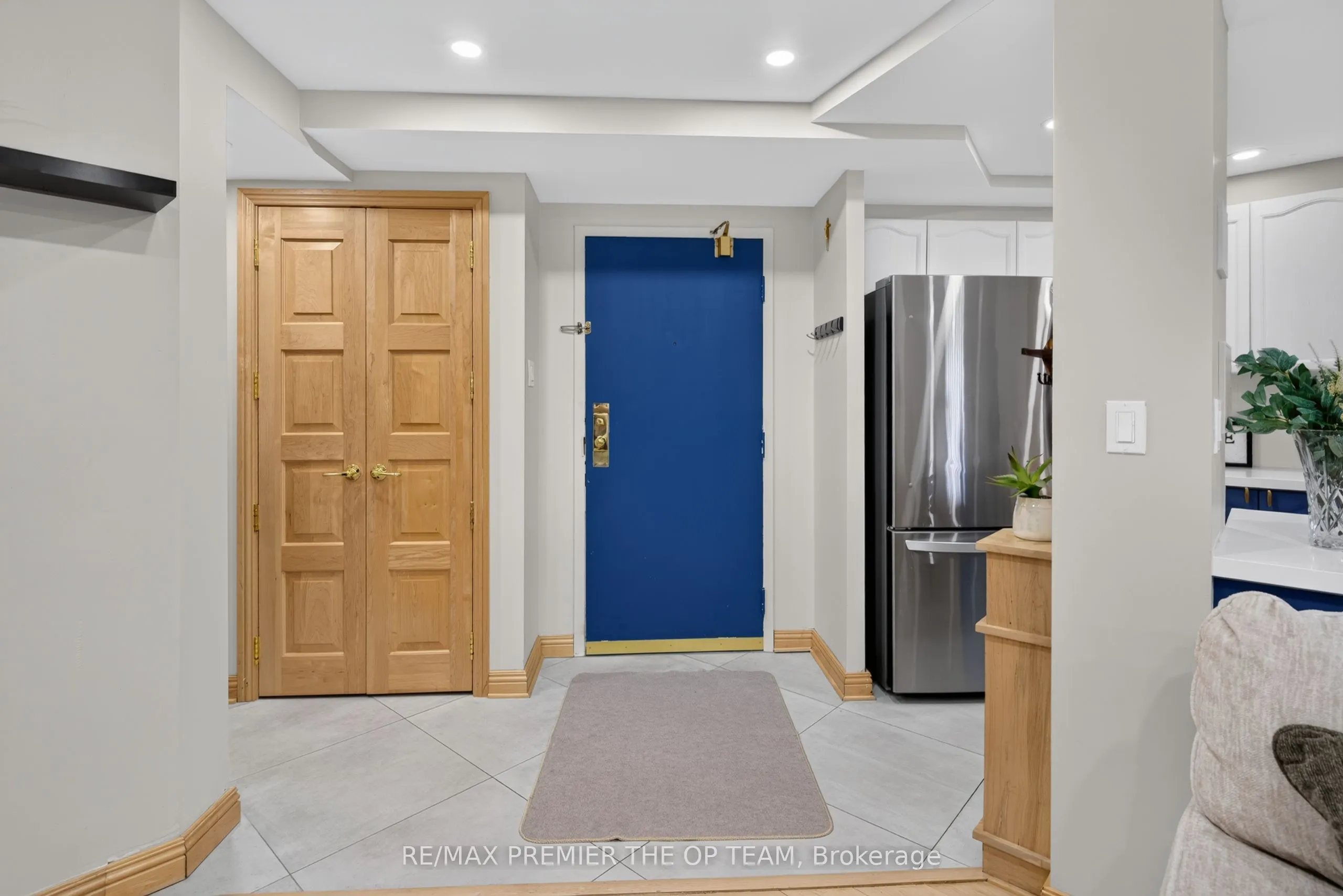 100 Arbors Lane #404