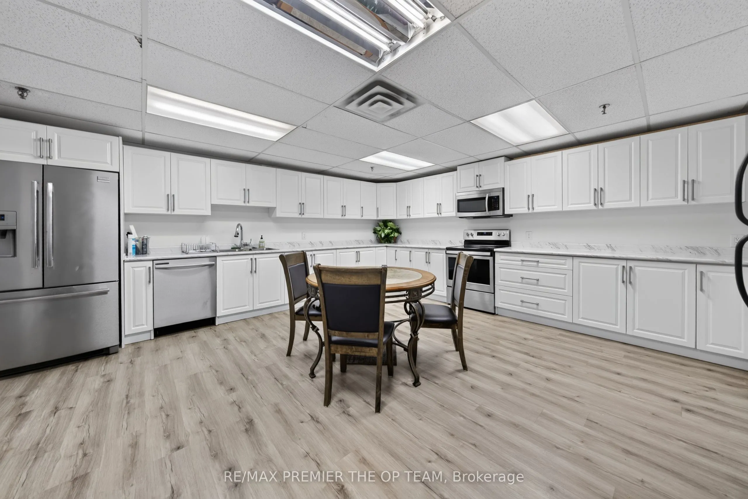 100 Arbors Lane #404