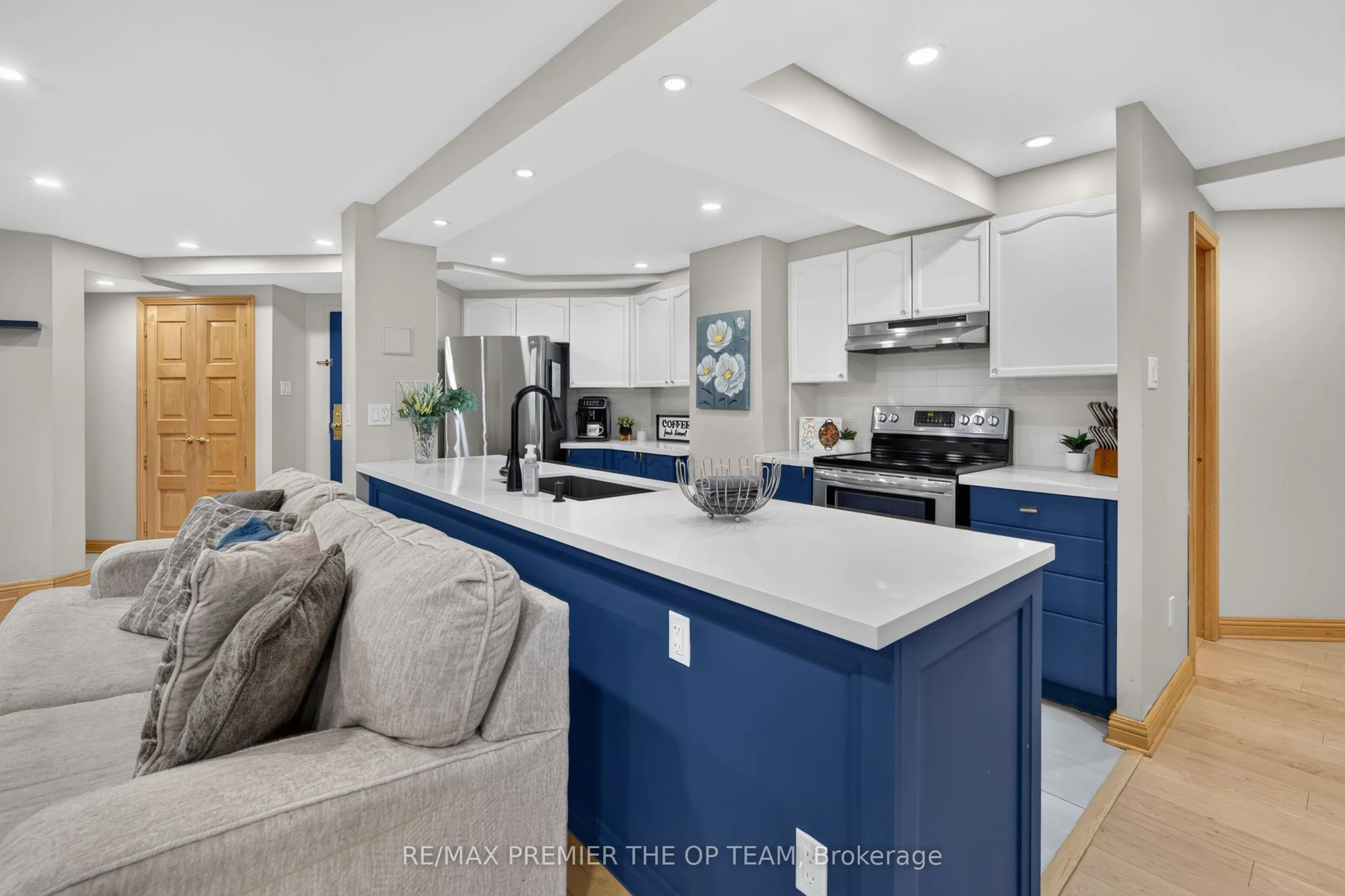 100 Arbors Lane #404