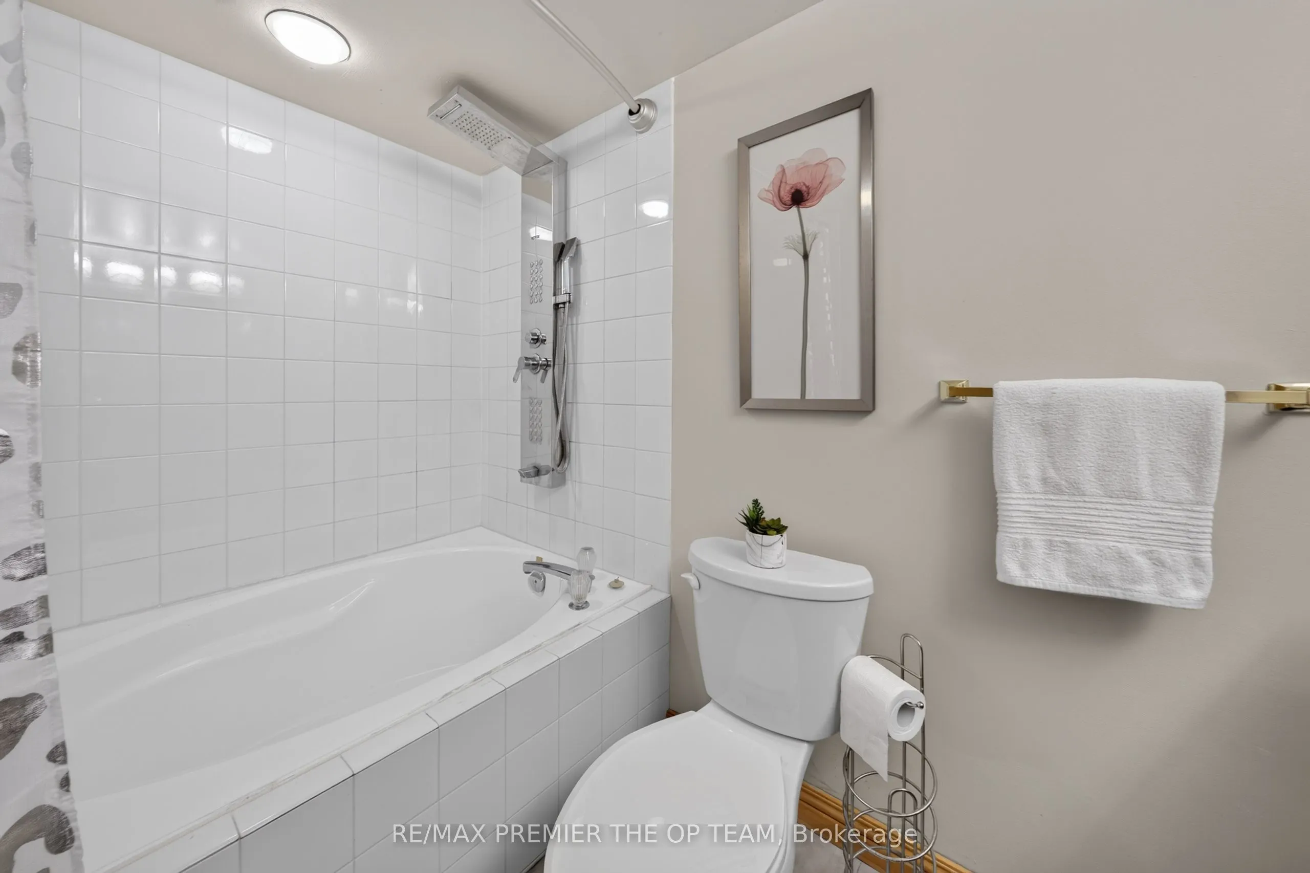 100 Arbors Lane #404