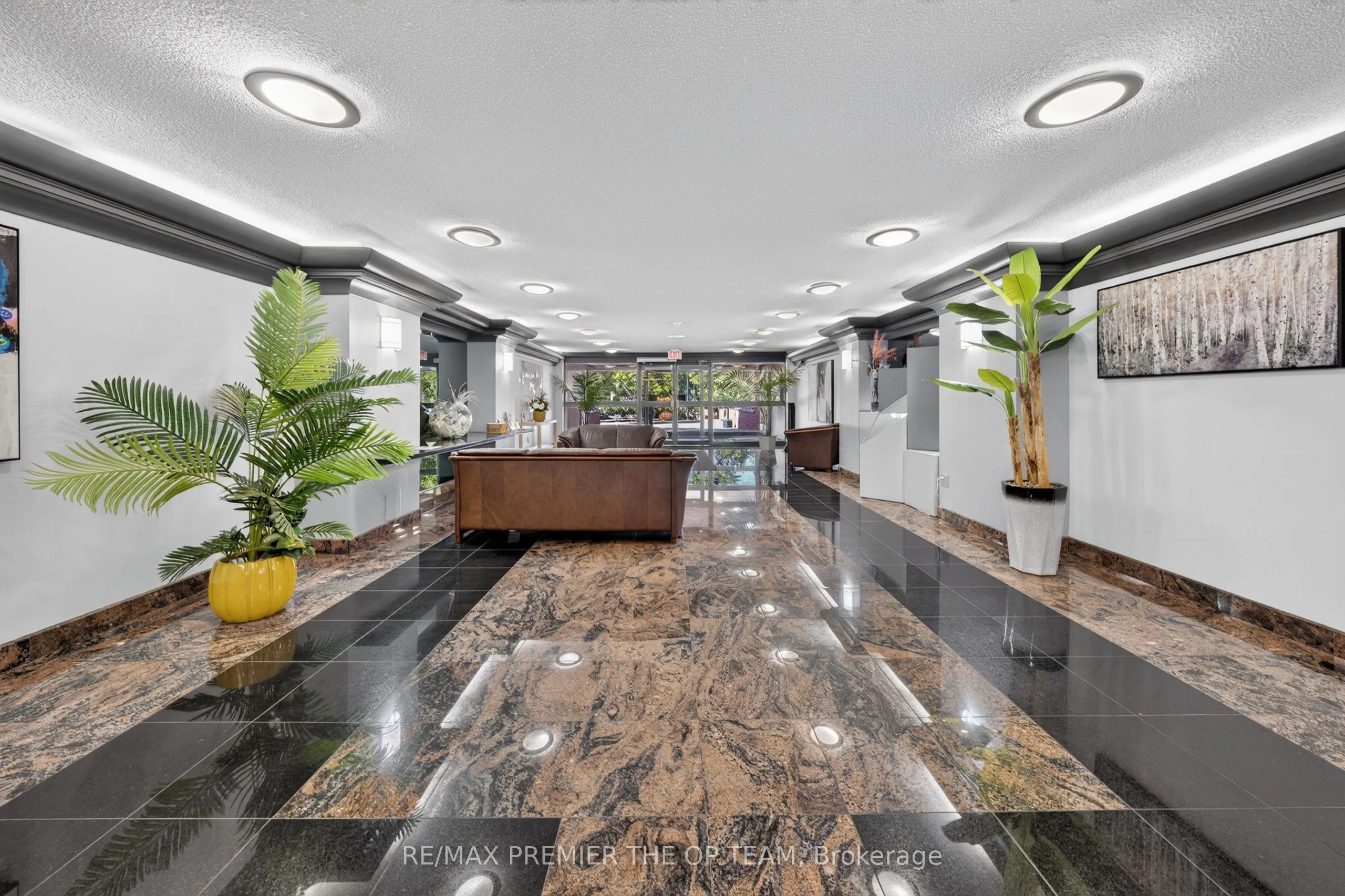 100 Arbors Lane #404