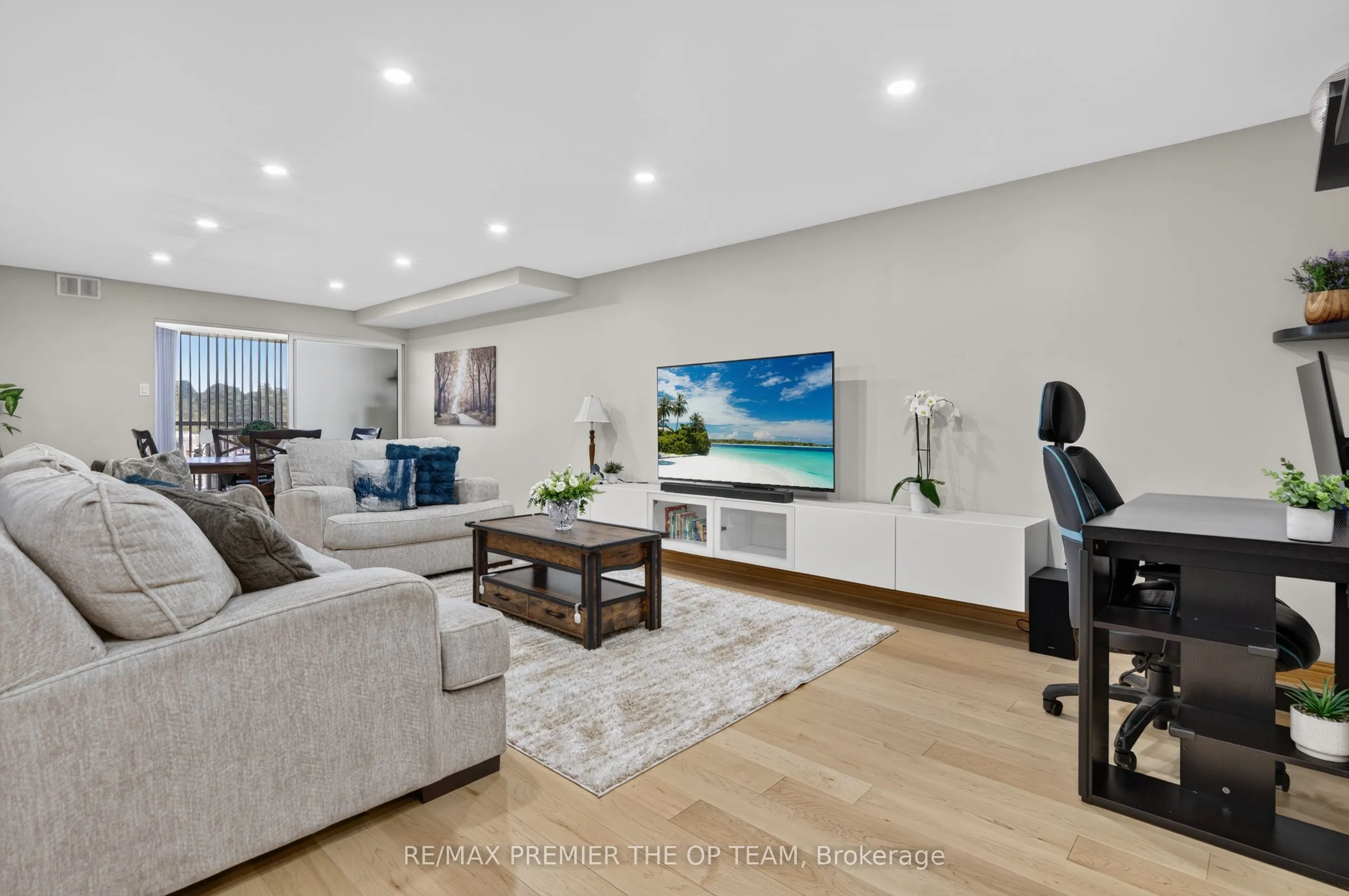 100 Arbors Lane #404