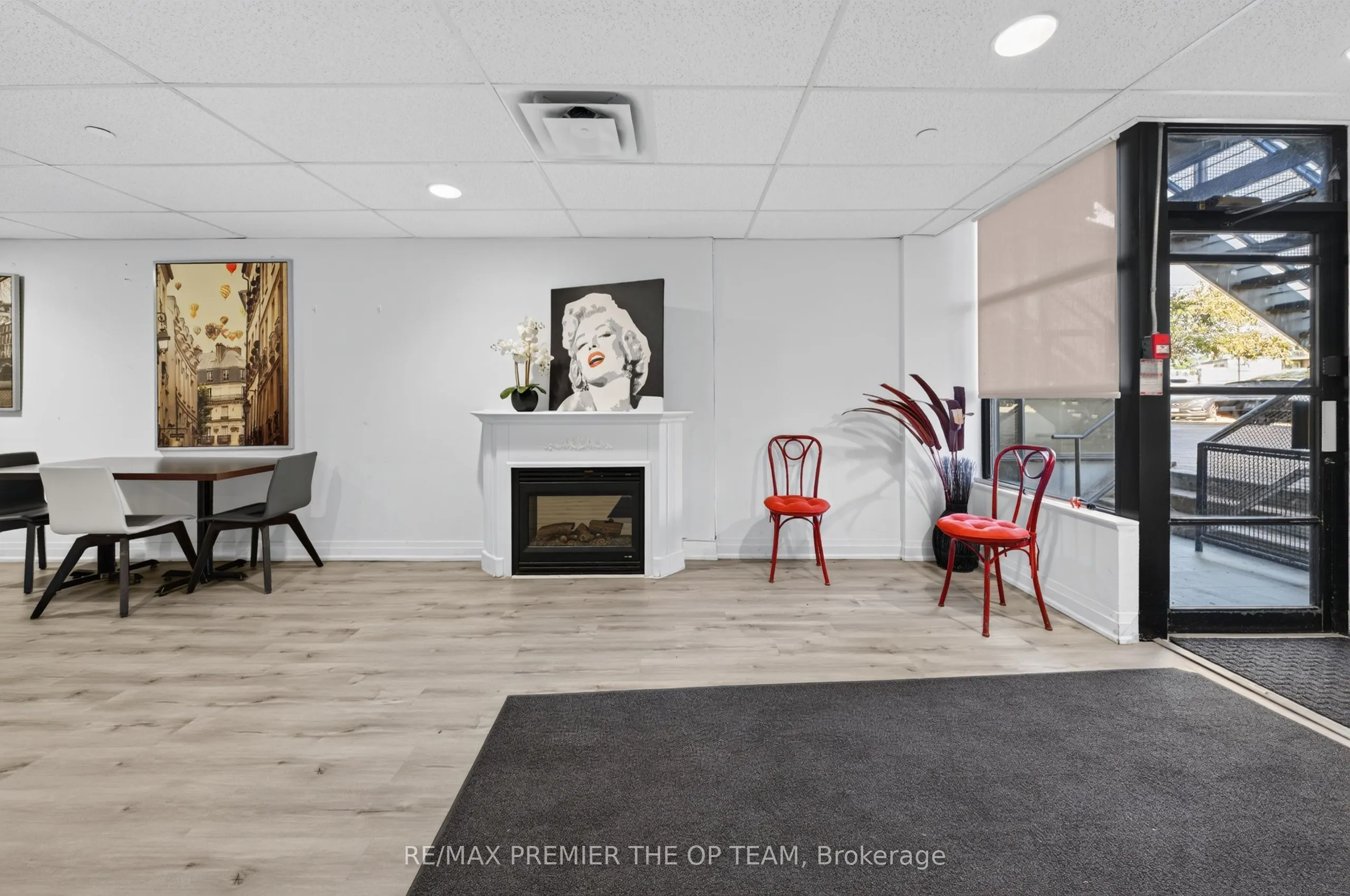 100 Arbors Lane #404