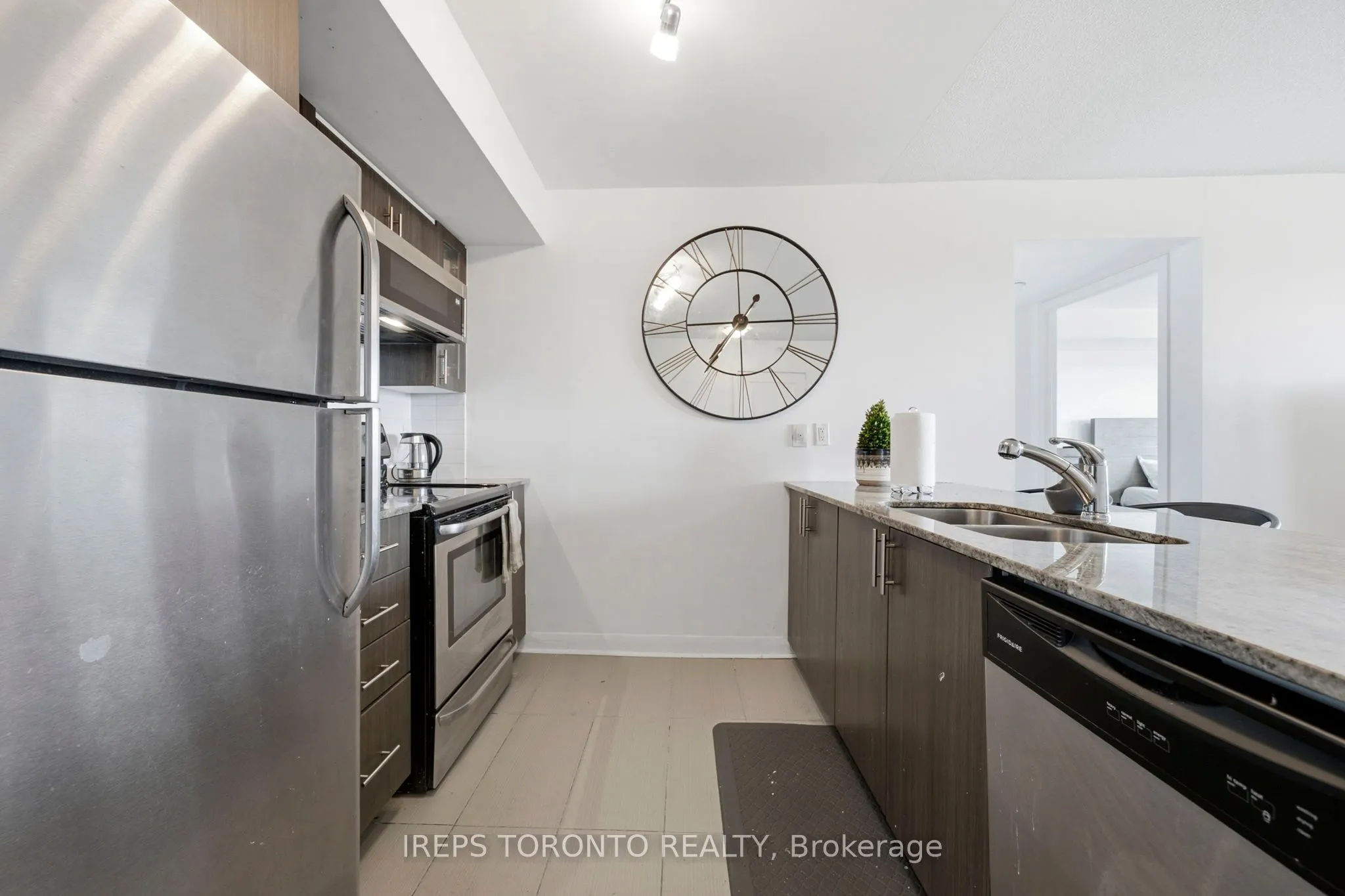 75 Norman Bethune Avenue #209