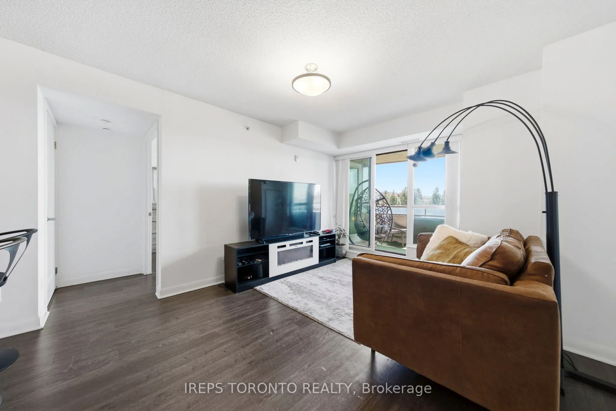 75 Norman Bethune Avenue #209