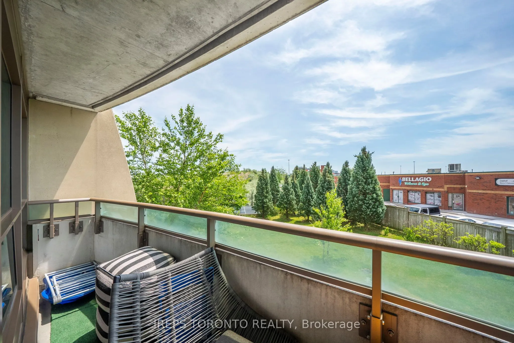 75 Norman Bethune Avenue #209