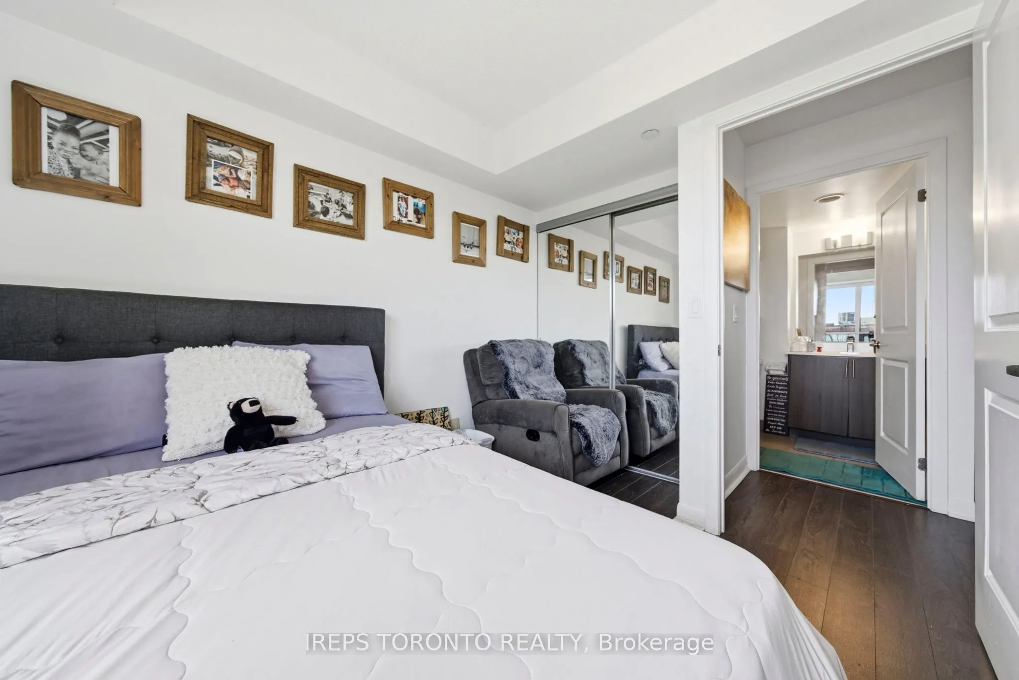 75 Norman Bethune Avenue #209
