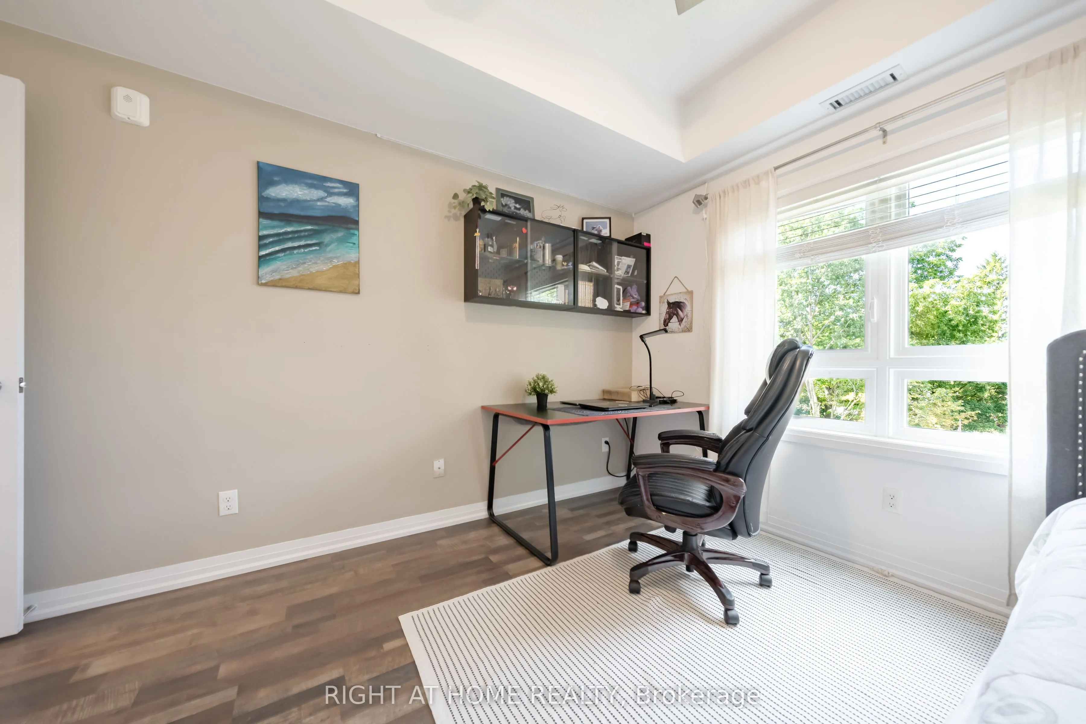 157 Wellington Street E #304