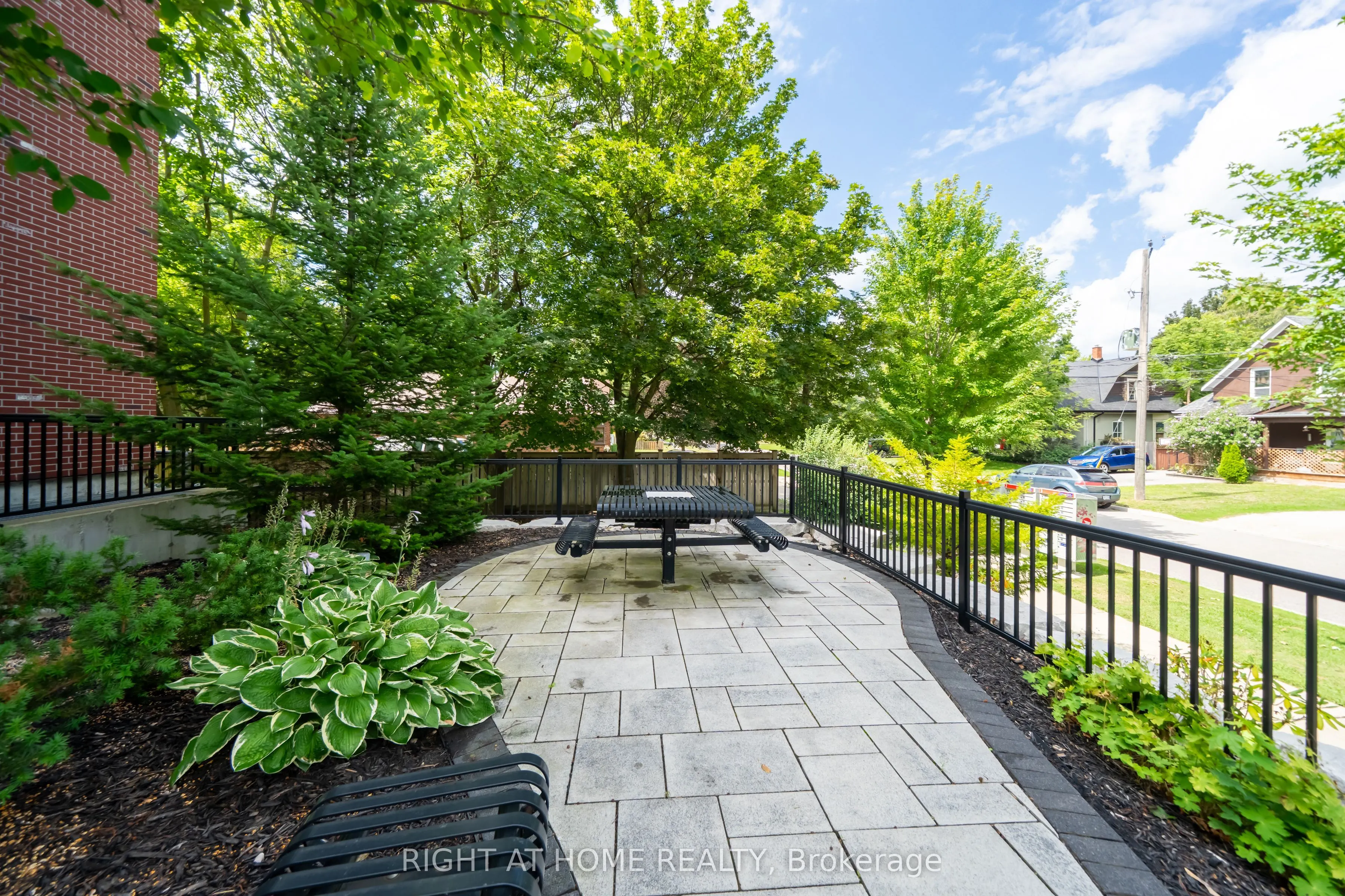 157 Wellington Street E #304