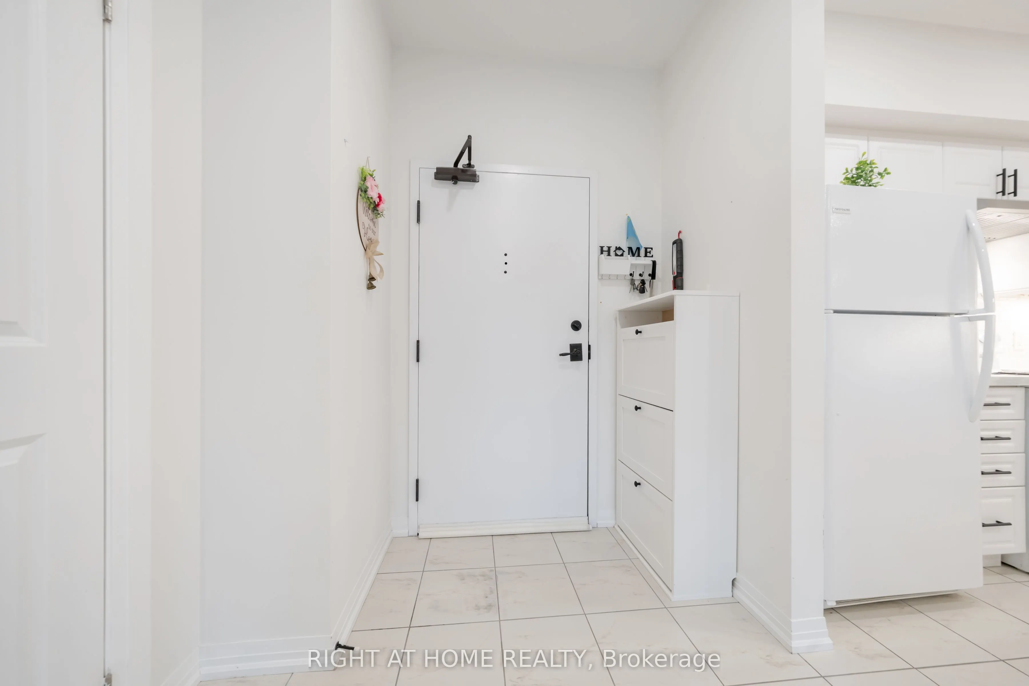 157 Wellington Street E #304