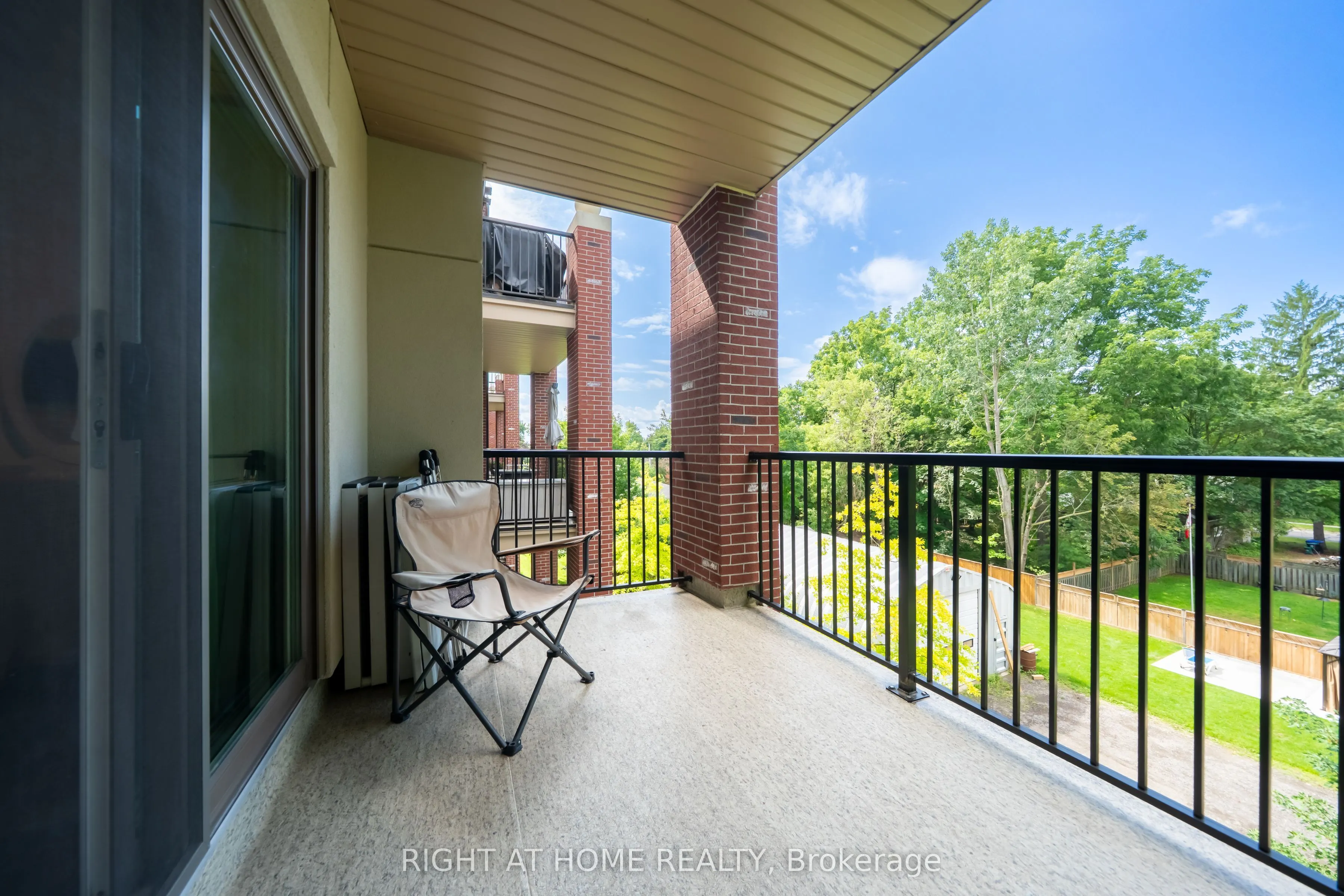 157 Wellington Street E #304