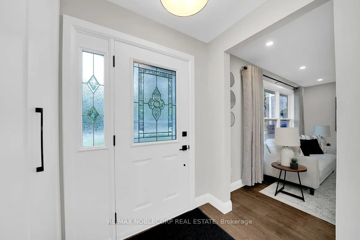 163 Main Street W