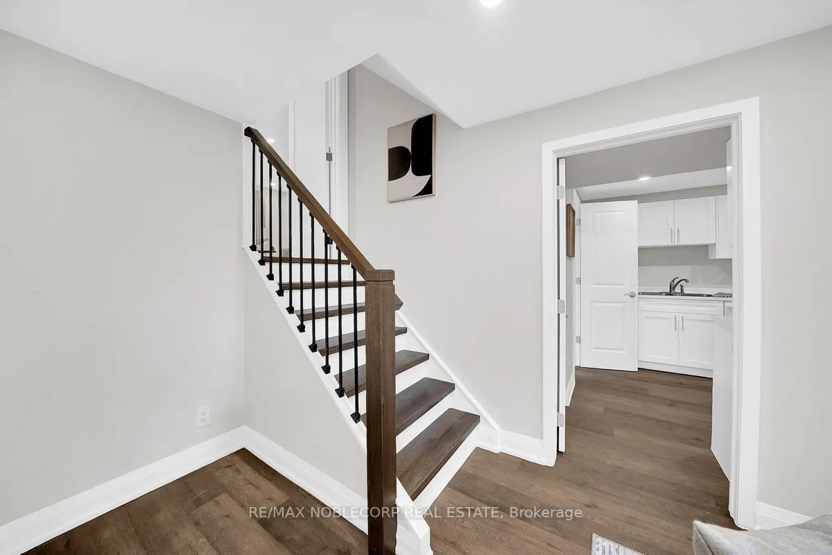 163 Main Street W