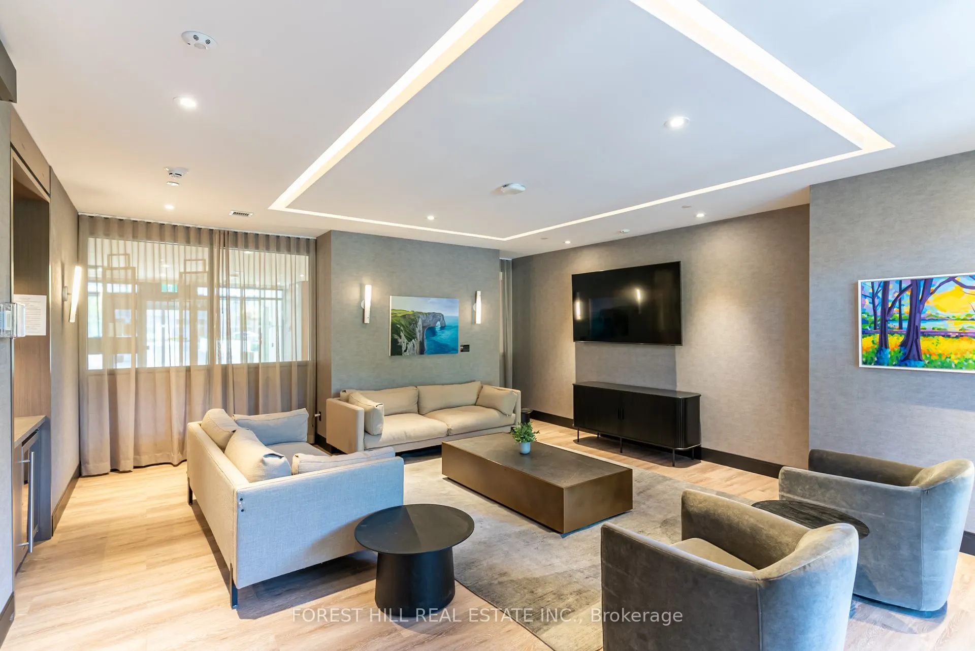 8 Beverley Glen Boulevard #217