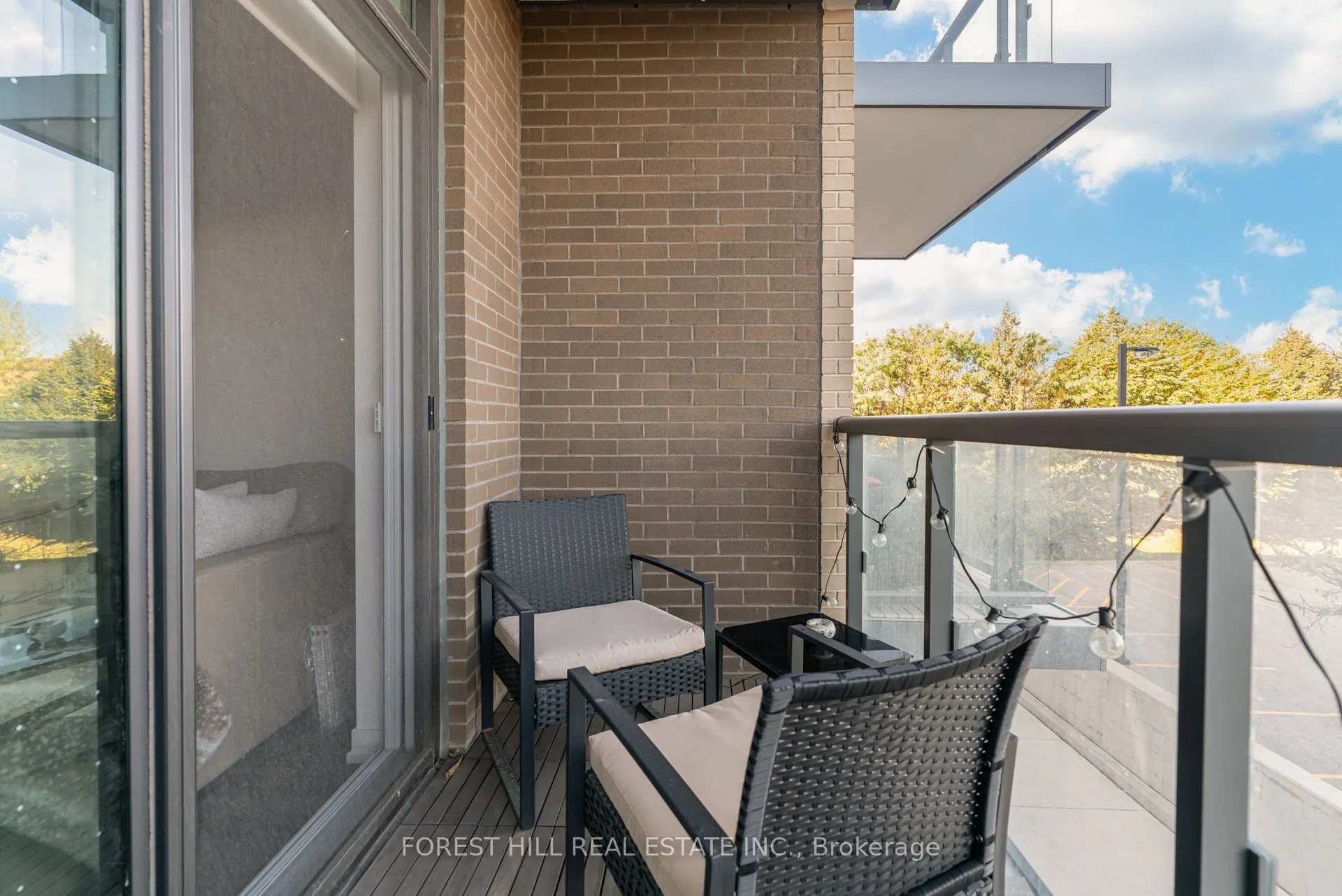8 Beverley Glen Boulevard #217