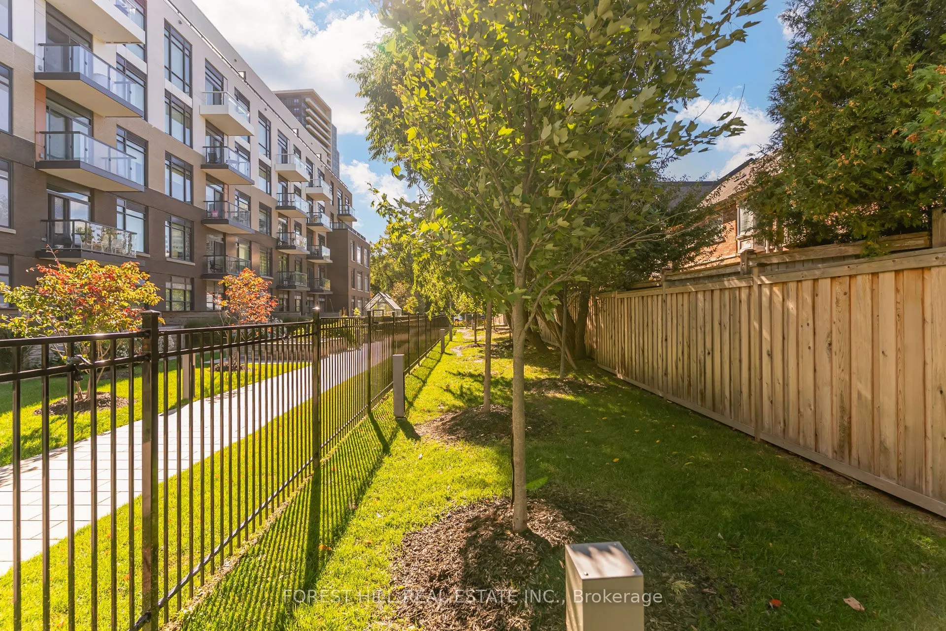 8 Beverley Glen Boulevard #217