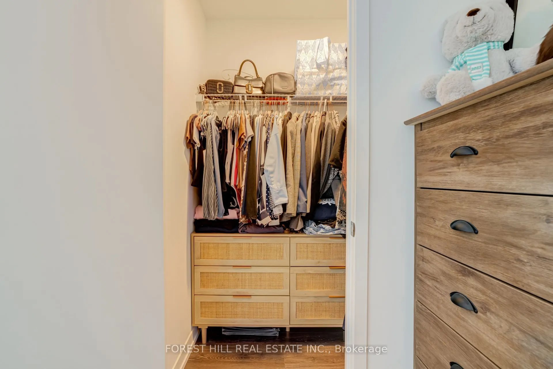 8 Beverley Glen Boulevard #217