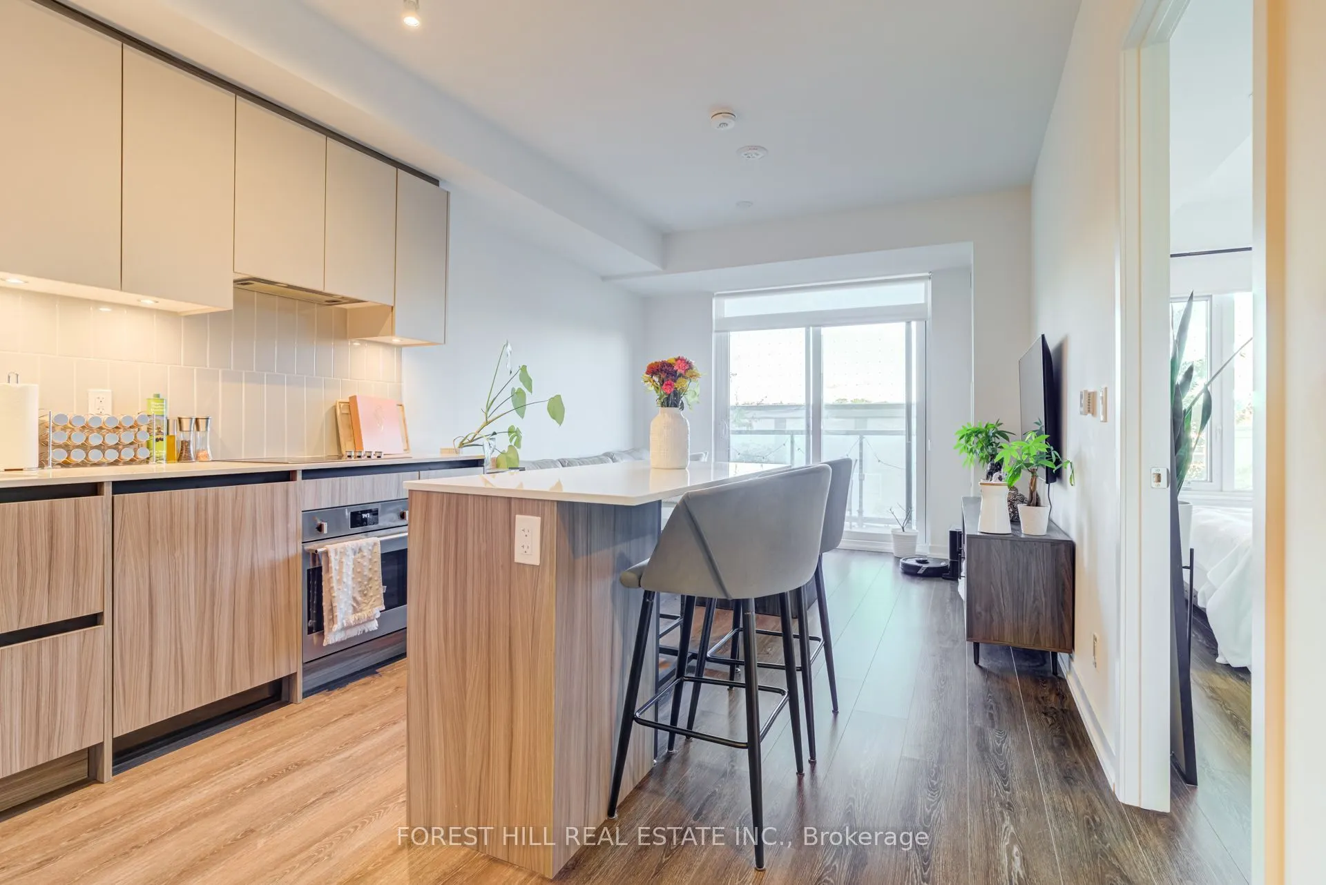 8 Beverley Glen Boulevard #217