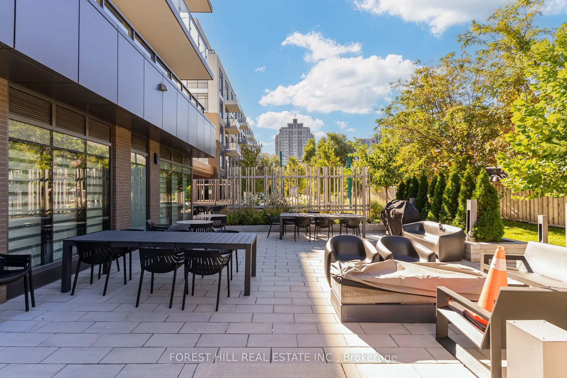 8 Beverley Glen Boulevard #217