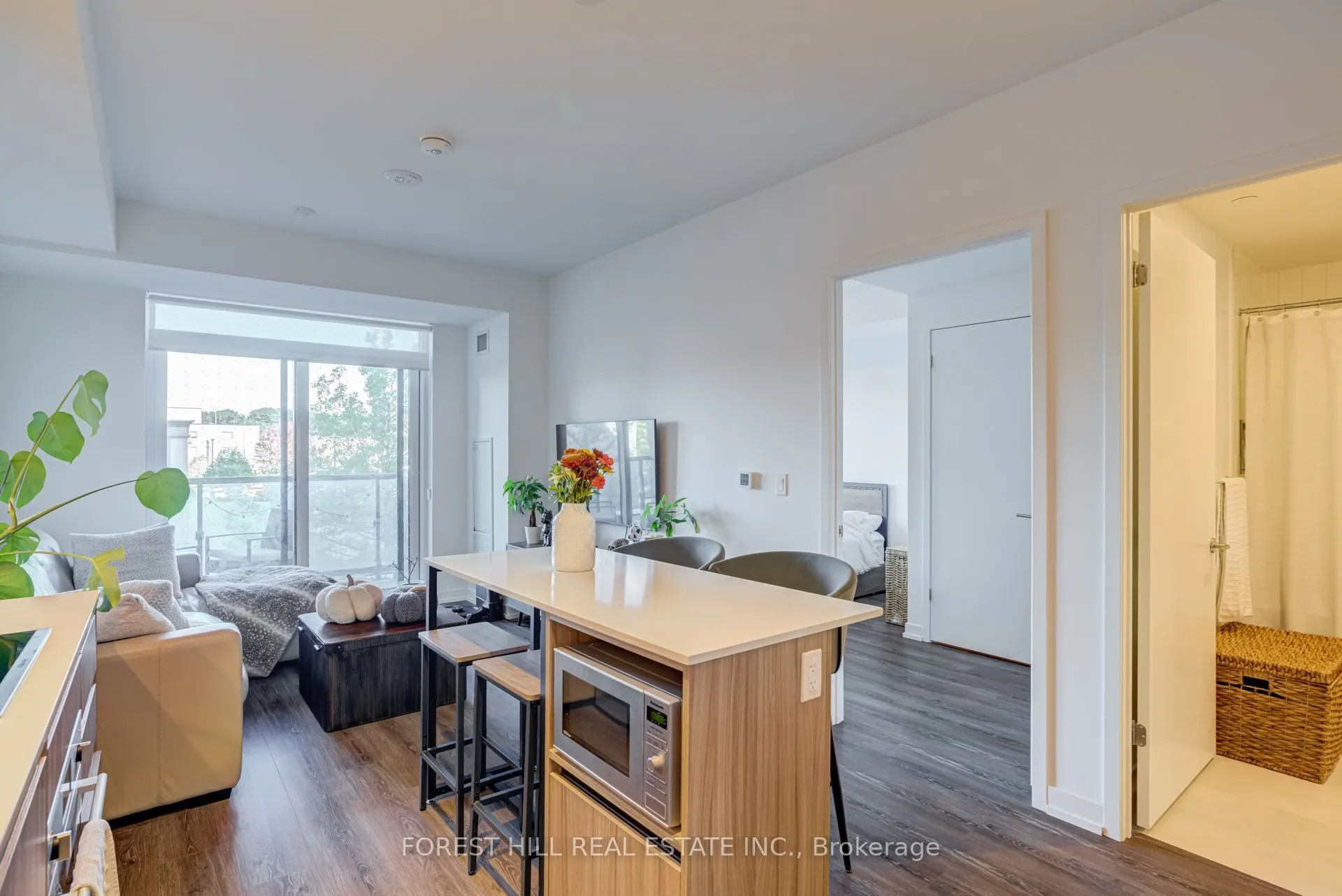 8 Beverley Glen Boulevard #217