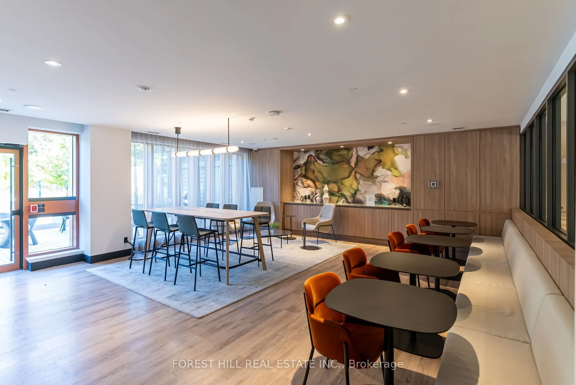 8 Beverley Glen Boulevard #217