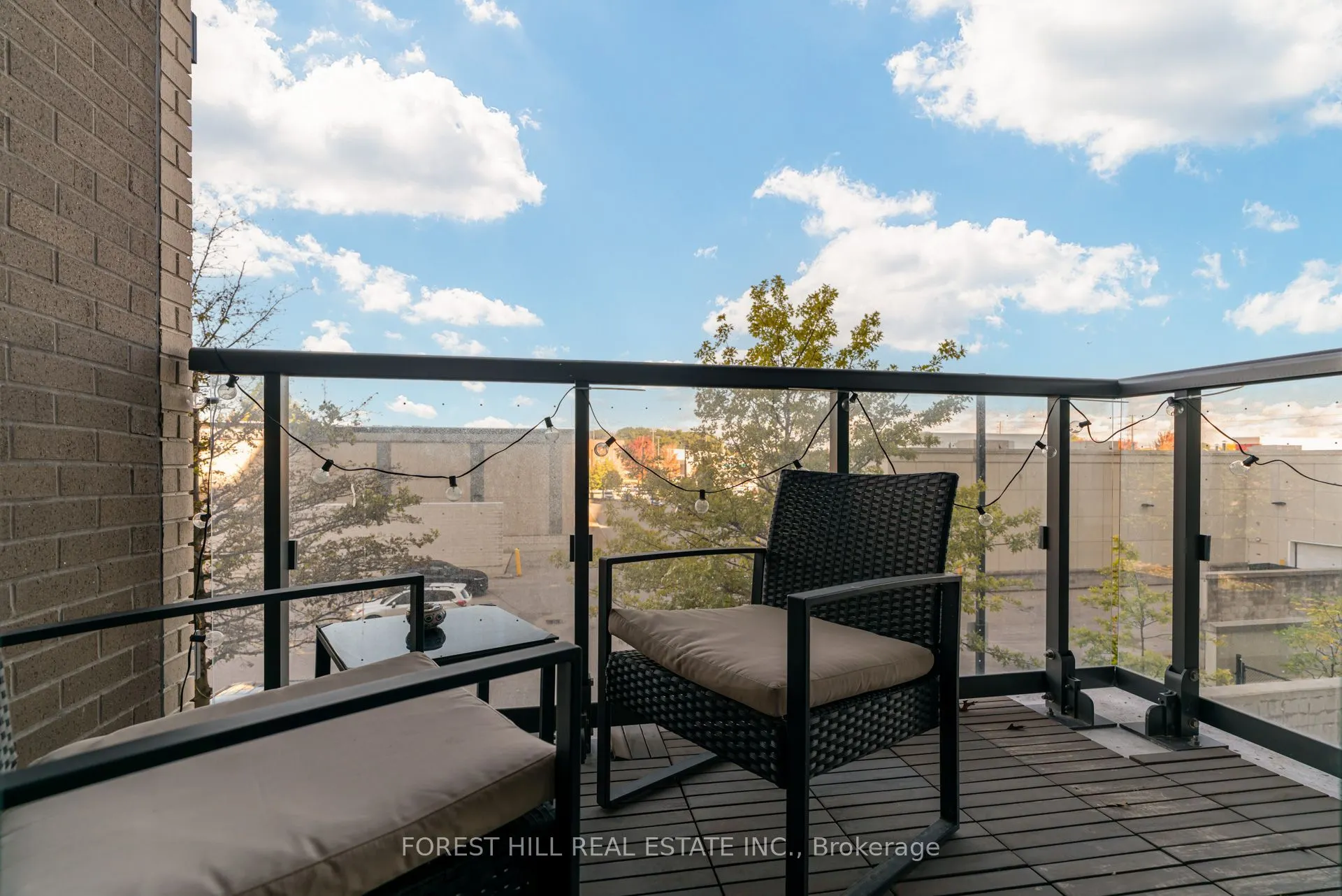 8 Beverley Glen Boulevard #217