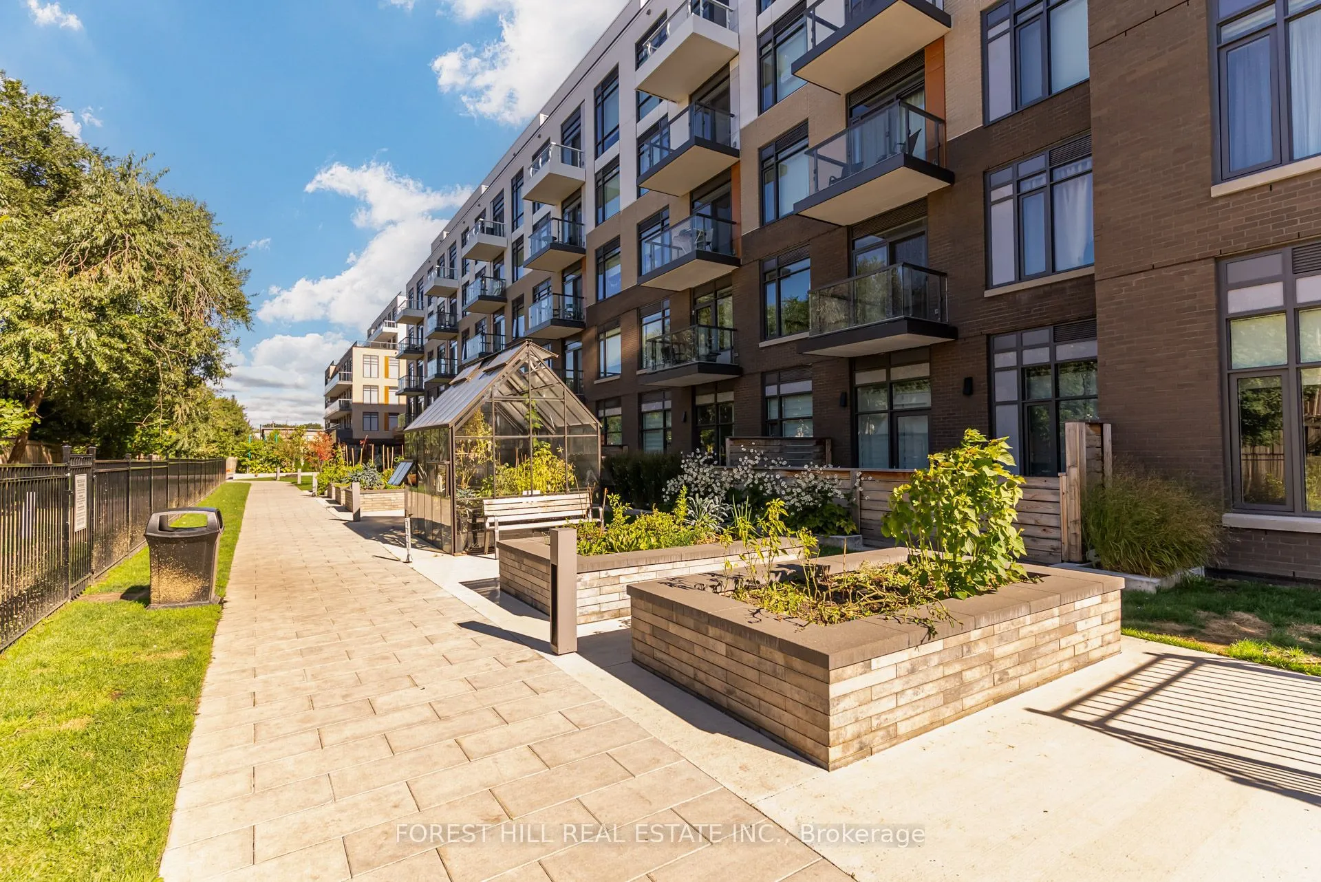 8 Beverley Glen Boulevard #217
