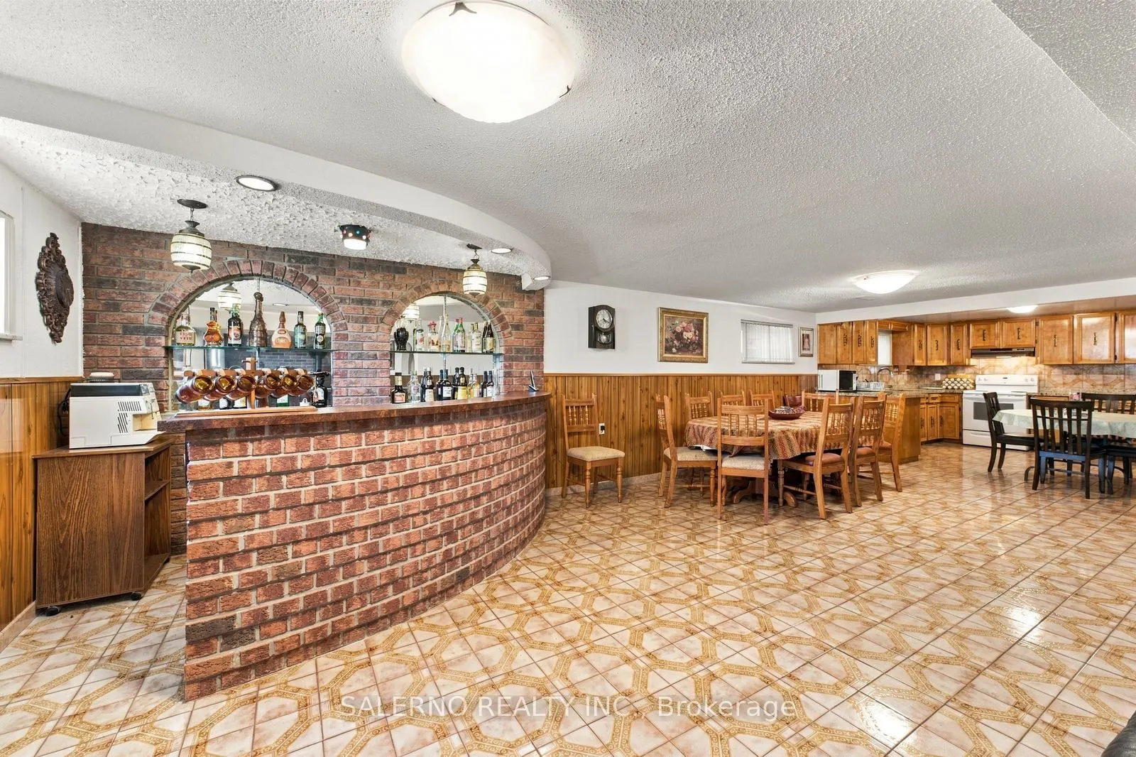 467 Woodbridge Avenue