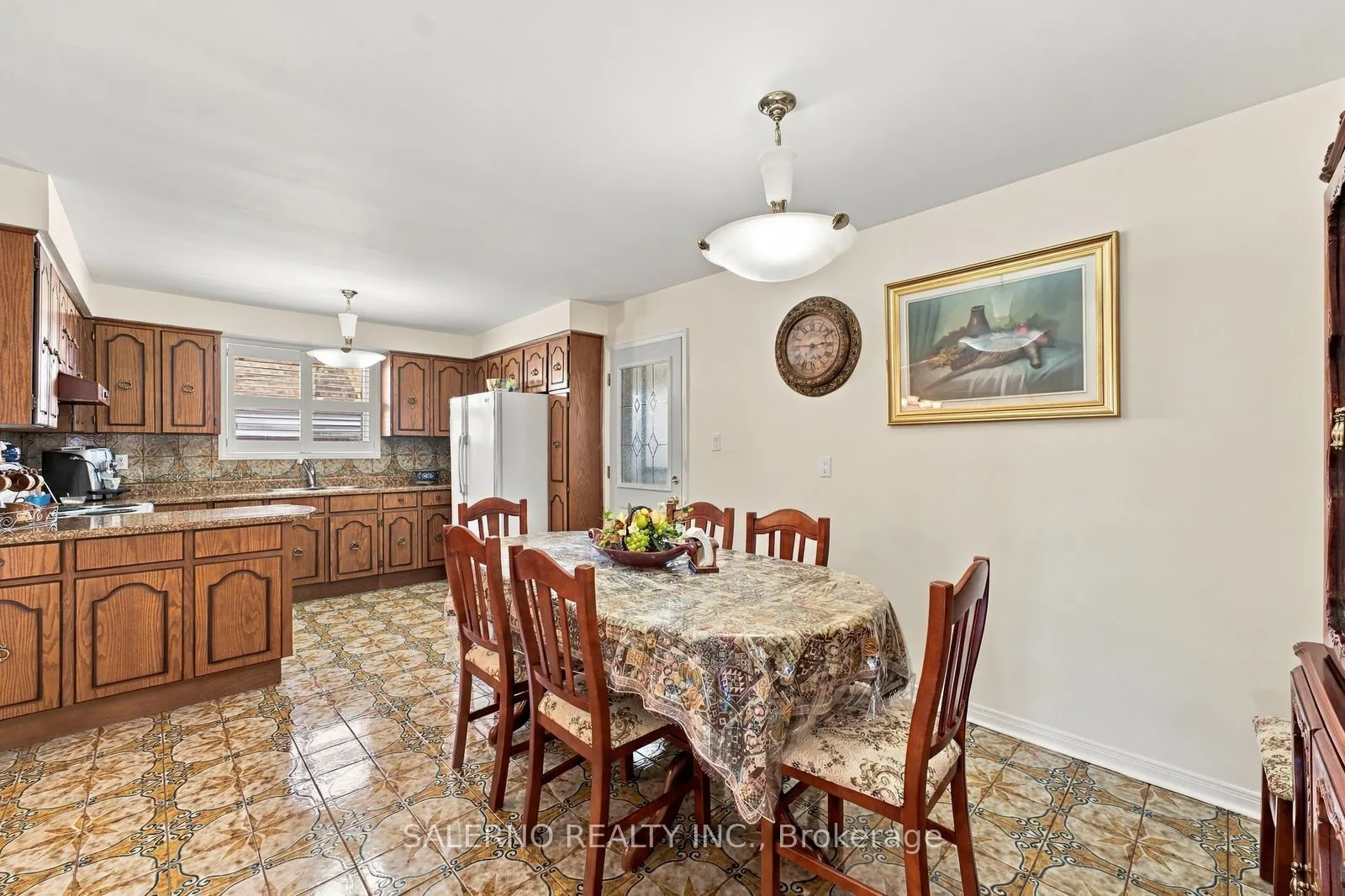 467 Woodbridge Avenue