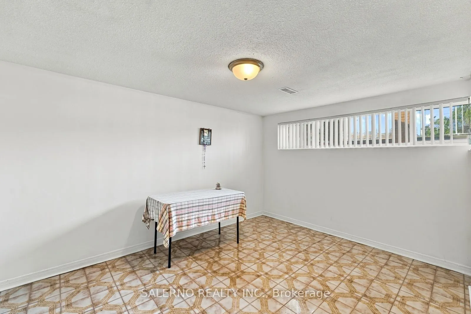 467 Woodbridge Avenue