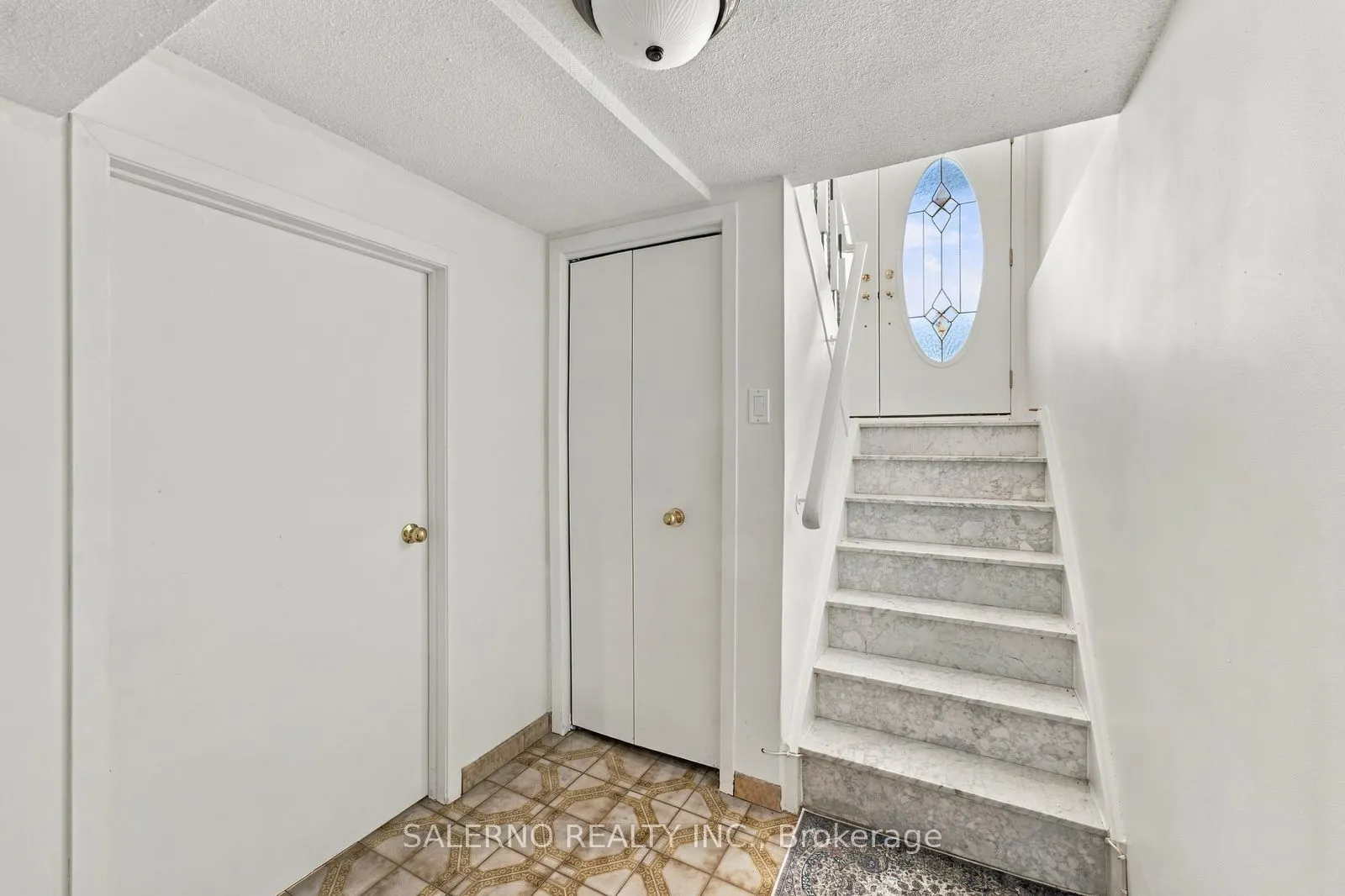 467 Woodbridge Avenue