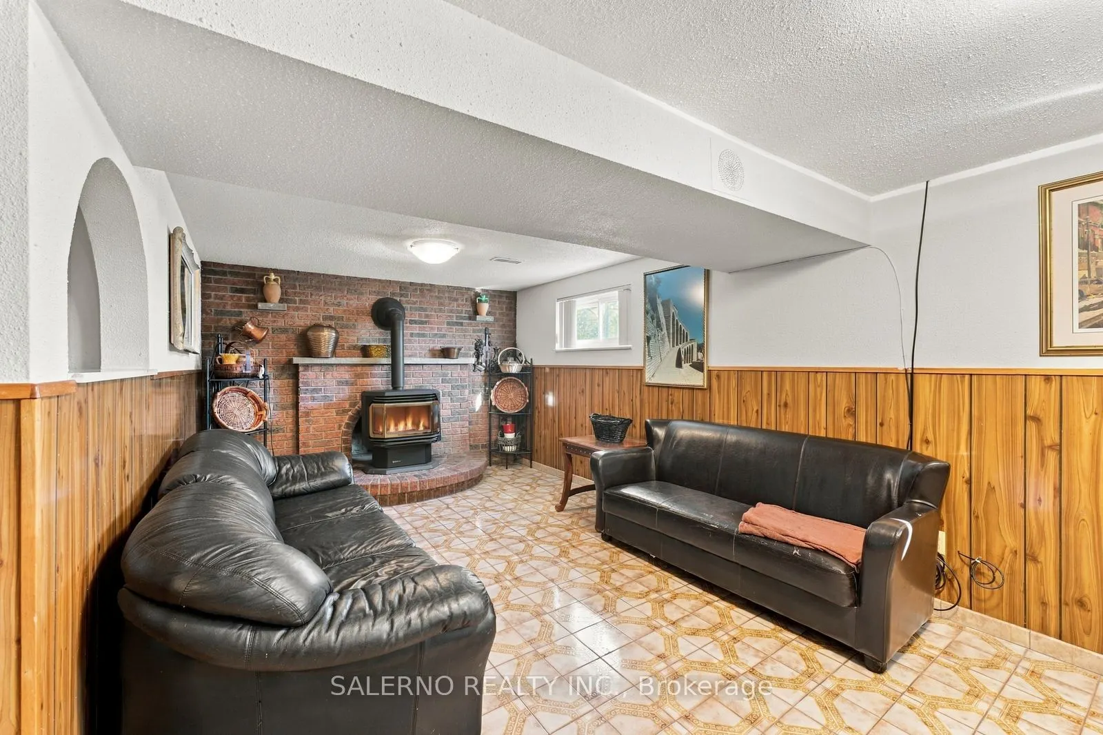 467 Woodbridge Avenue