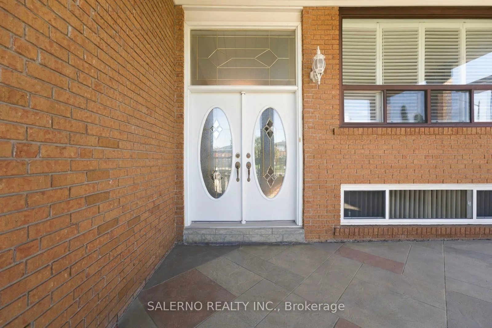 467 Woodbridge Avenue