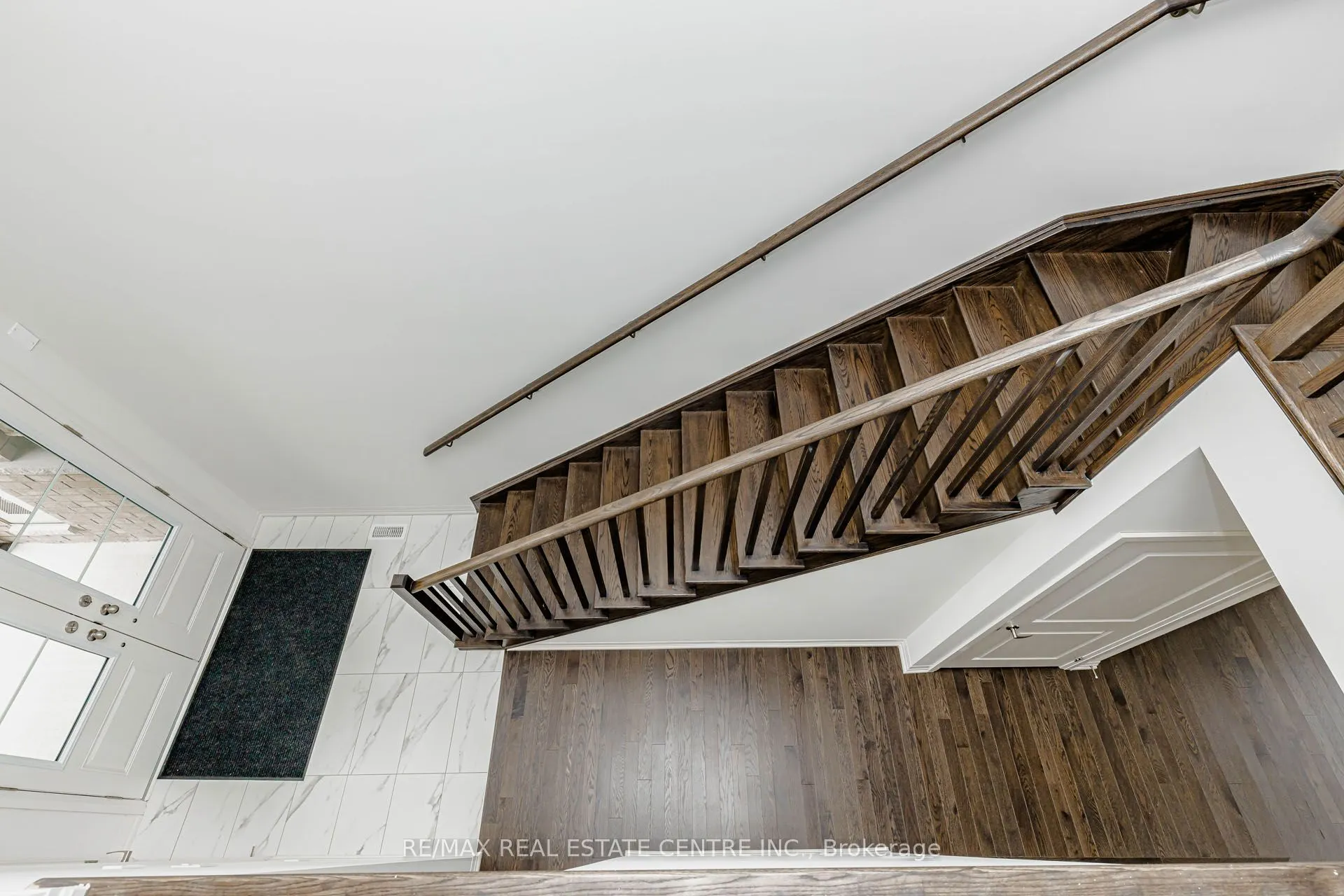 9 Mayapple Street