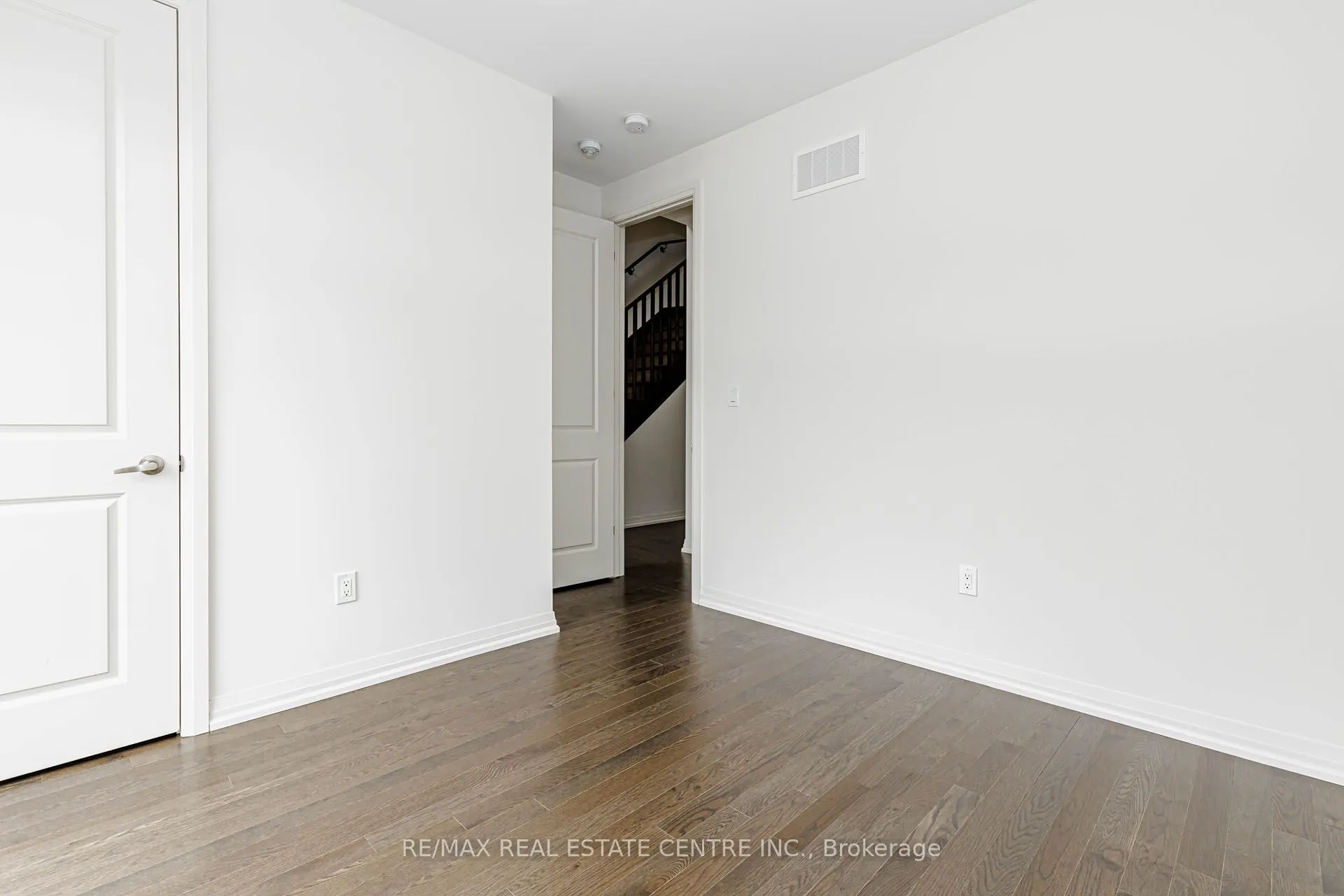 9 Mayapple Street