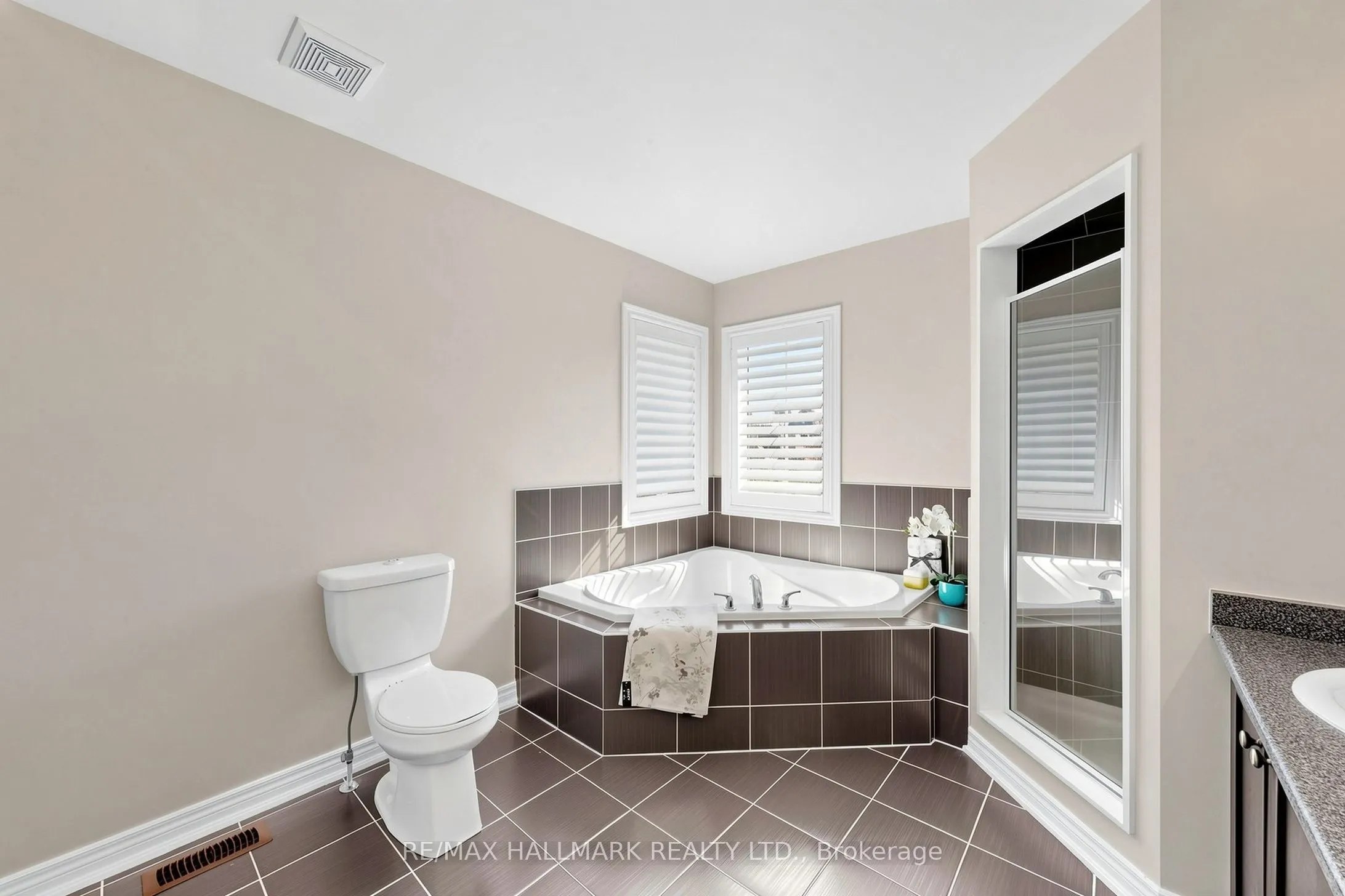1 Bassview Court