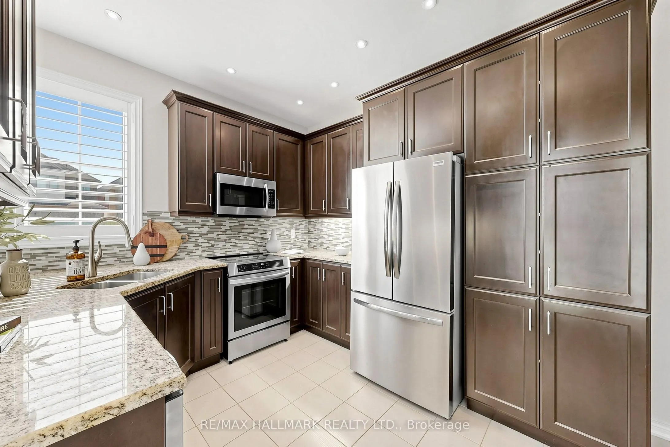 1 Bassview Court